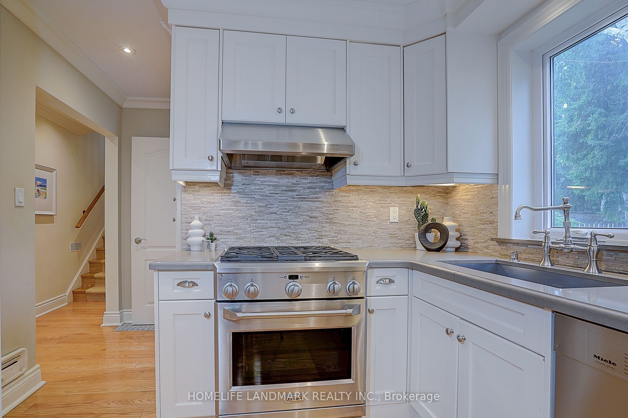 108 Empress Avenue Property Photo 10