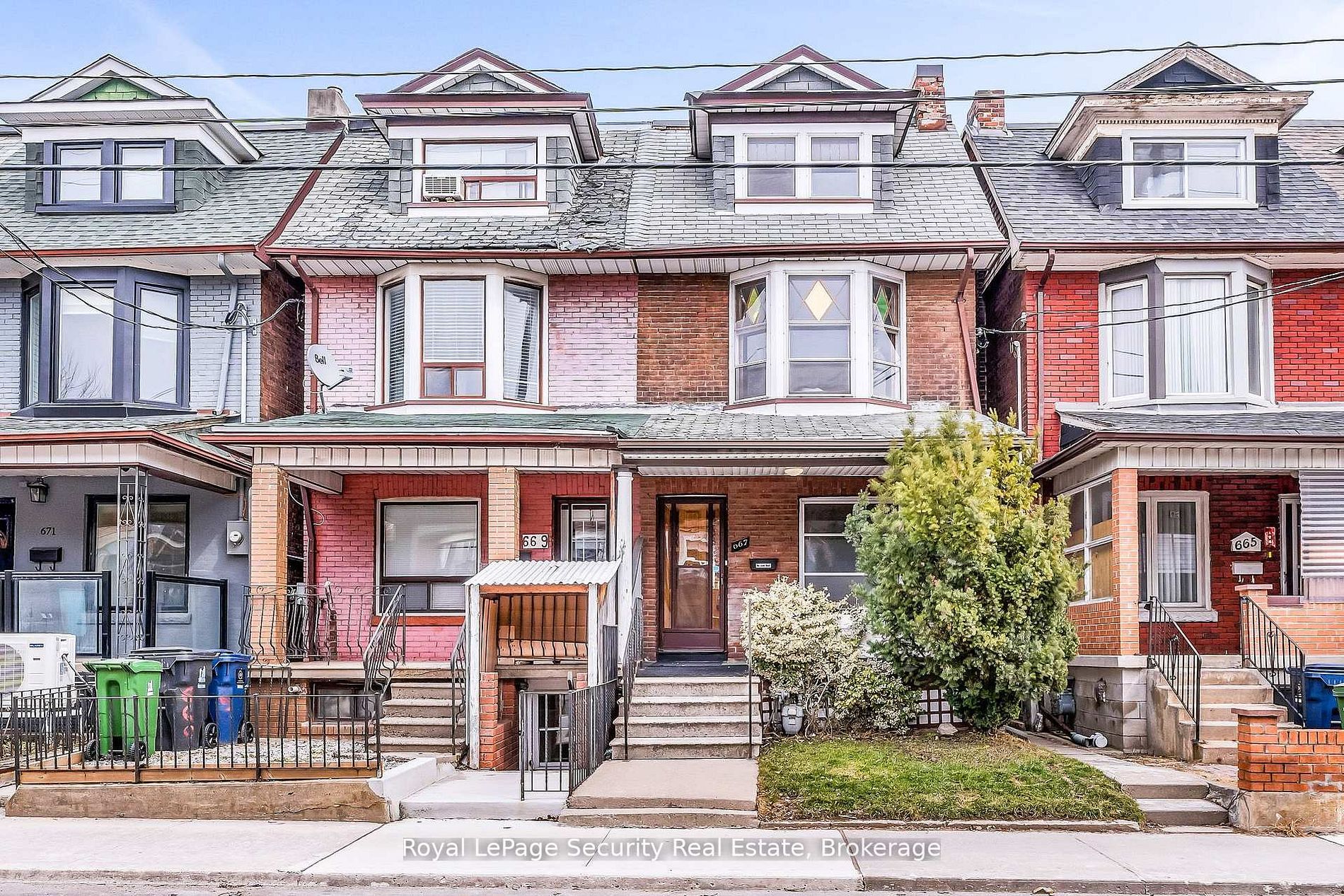 667 Ossington Avenue Property Photo 1