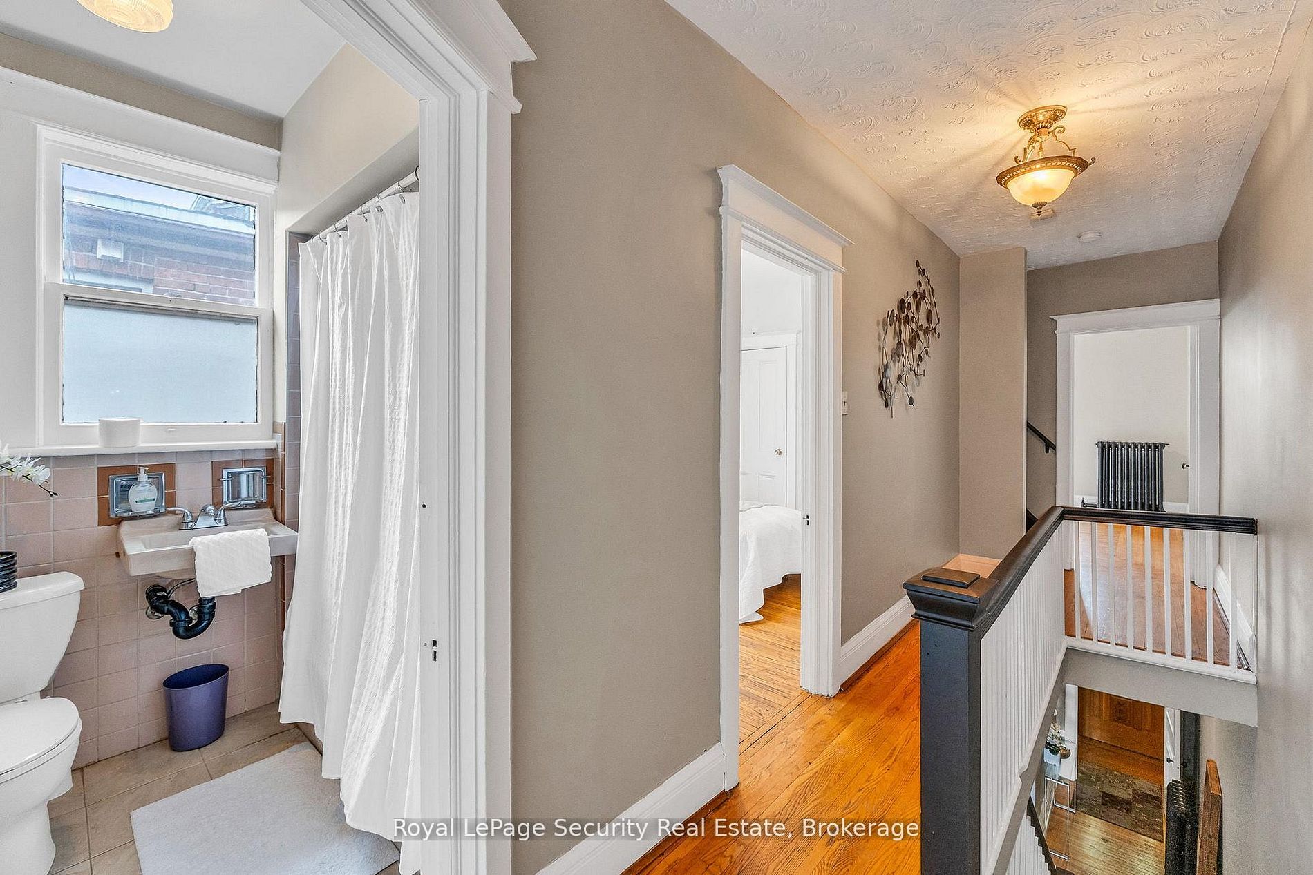 667 Ossington Avenue Property Photo 25