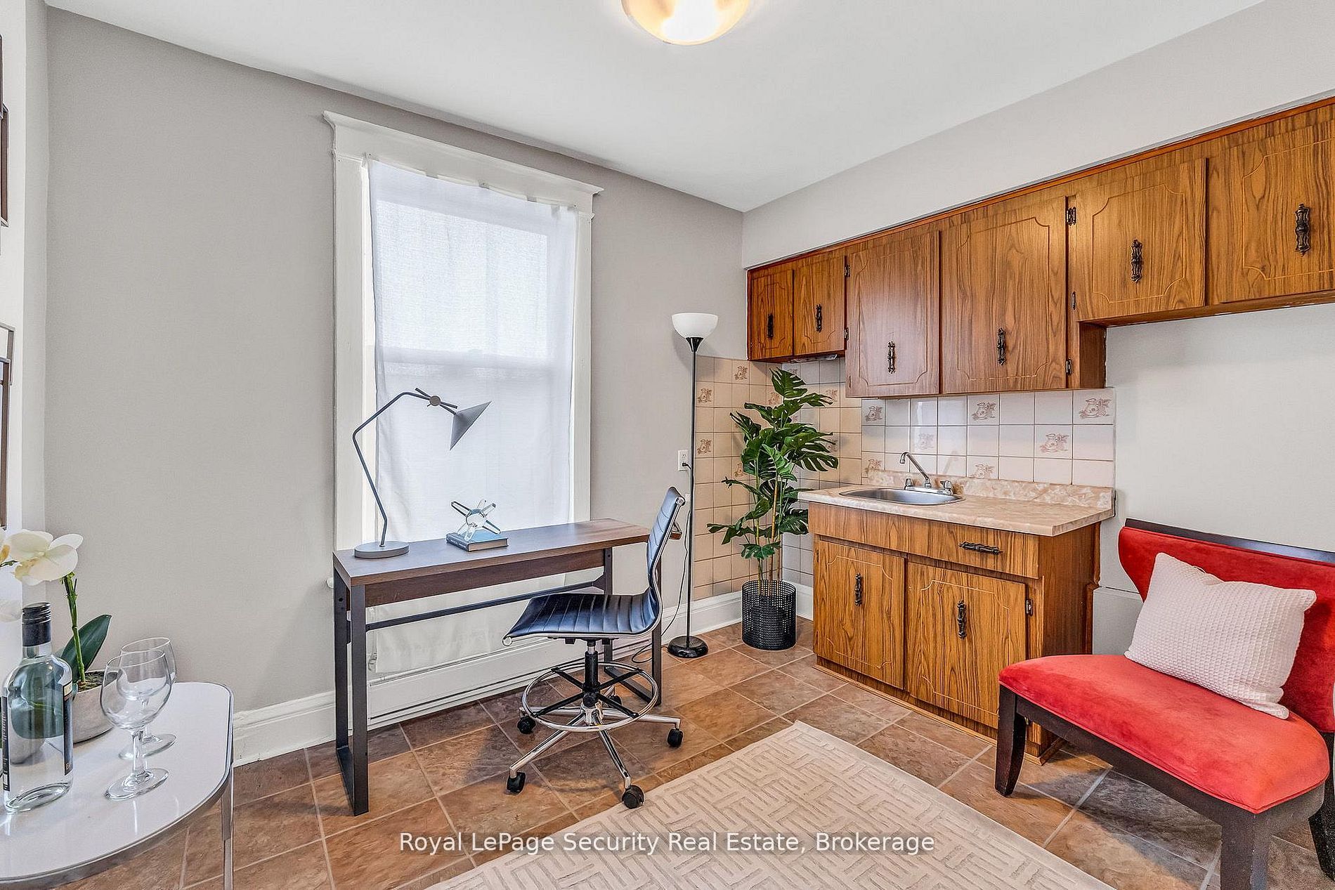 667 Ossington Avenue Property Photo 27