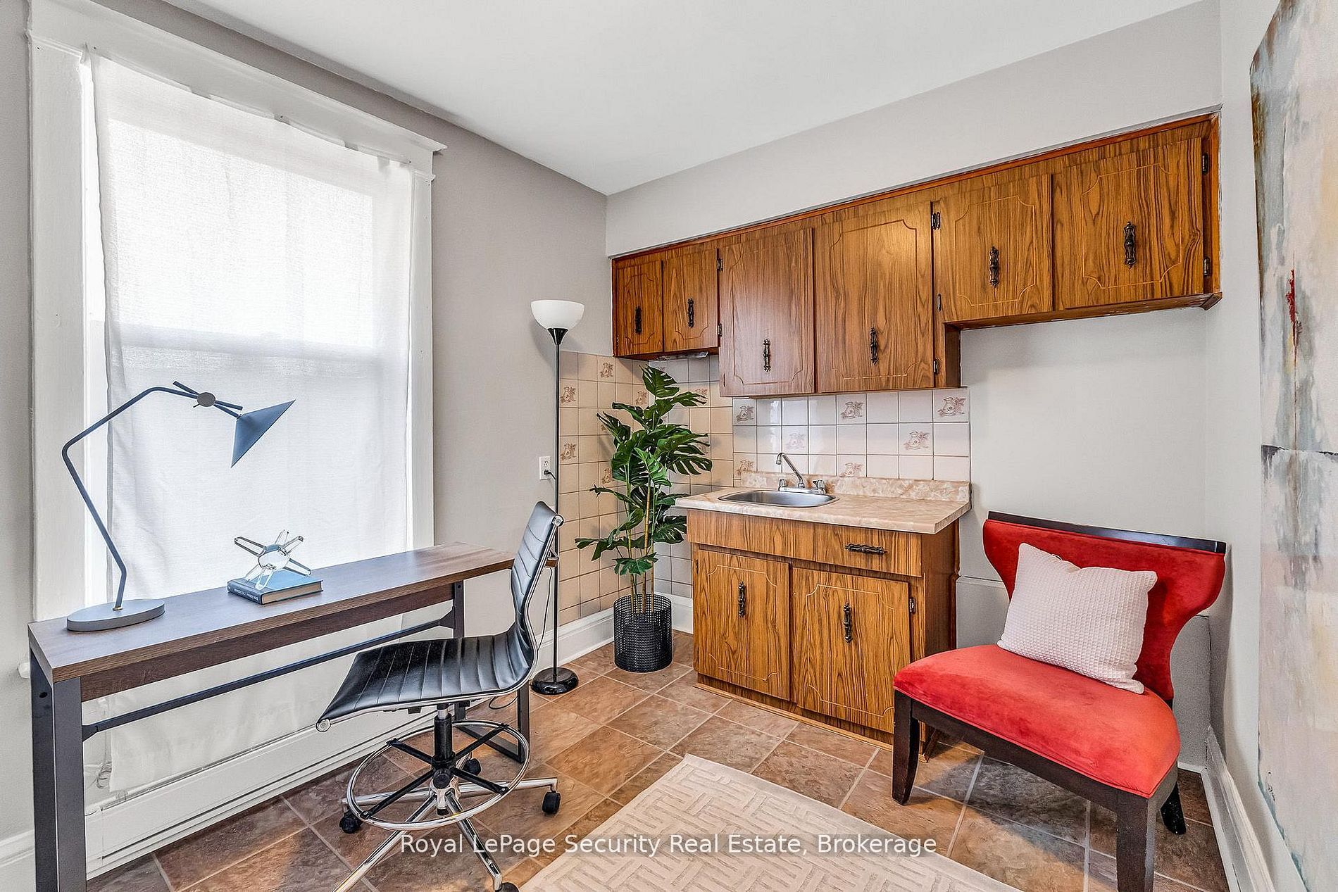 667 Ossington Avenue Property Photo 28