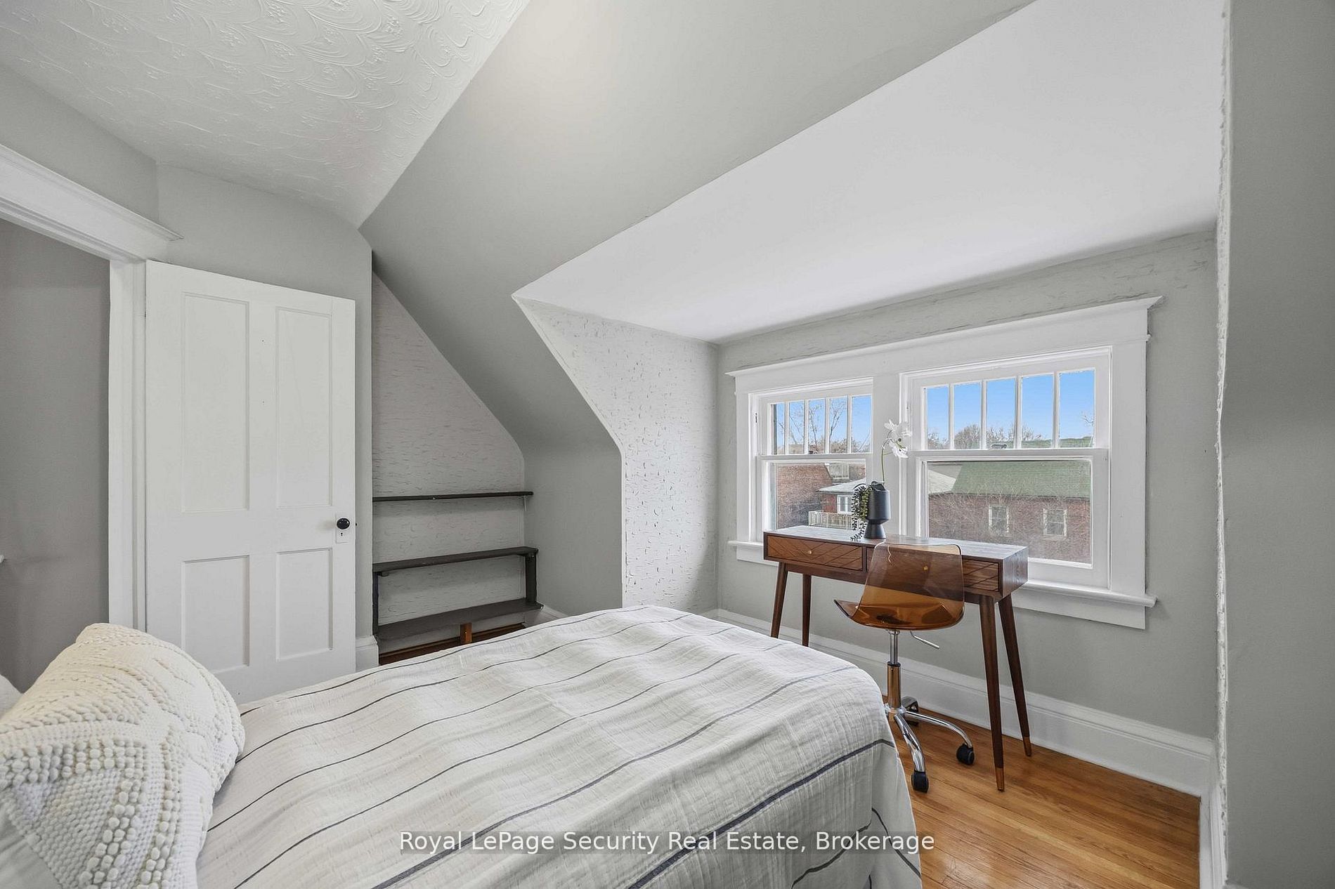 667 Ossington Avenue Property Photo 35