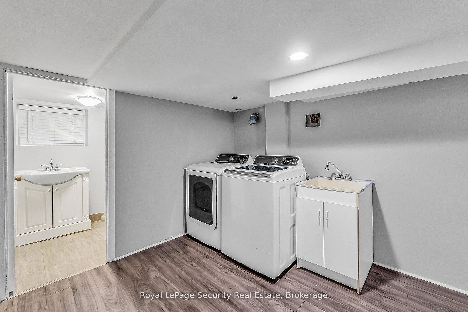 667 Ossington Avenue Property Photo 38