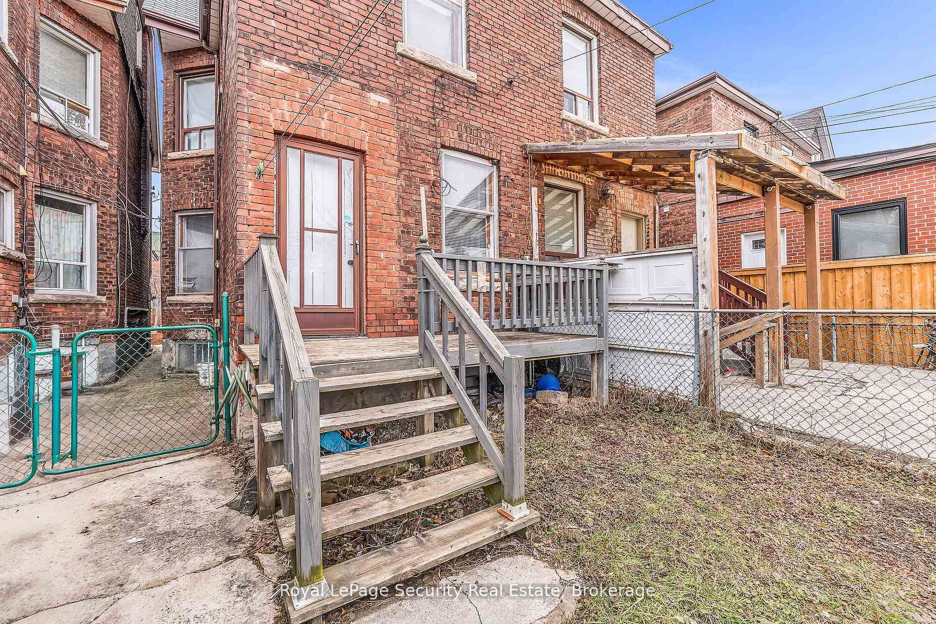 667 Ossington Avenue Property Photo 44