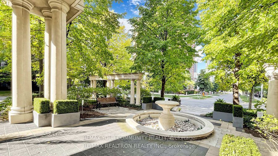 78 Harrison Garden Boulevard 103 Property Photo 8