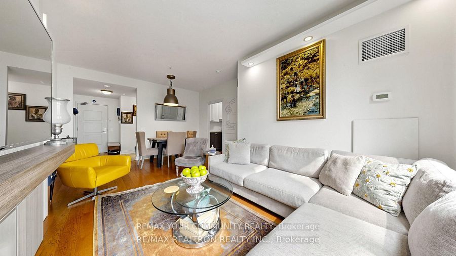 78 Harrison Garden Boulevard 103 Property Photo 13