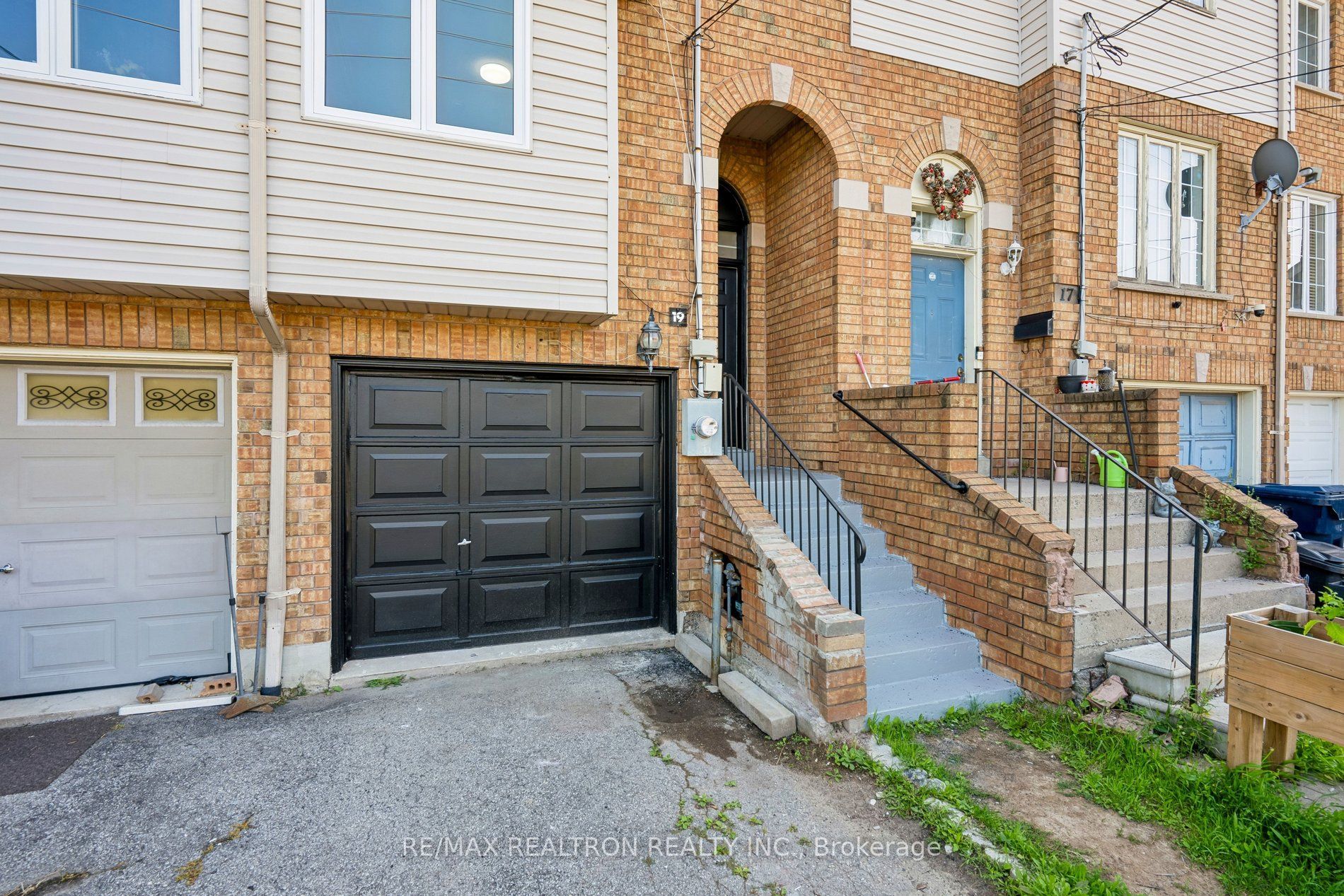 C13664152 Property Photo 2