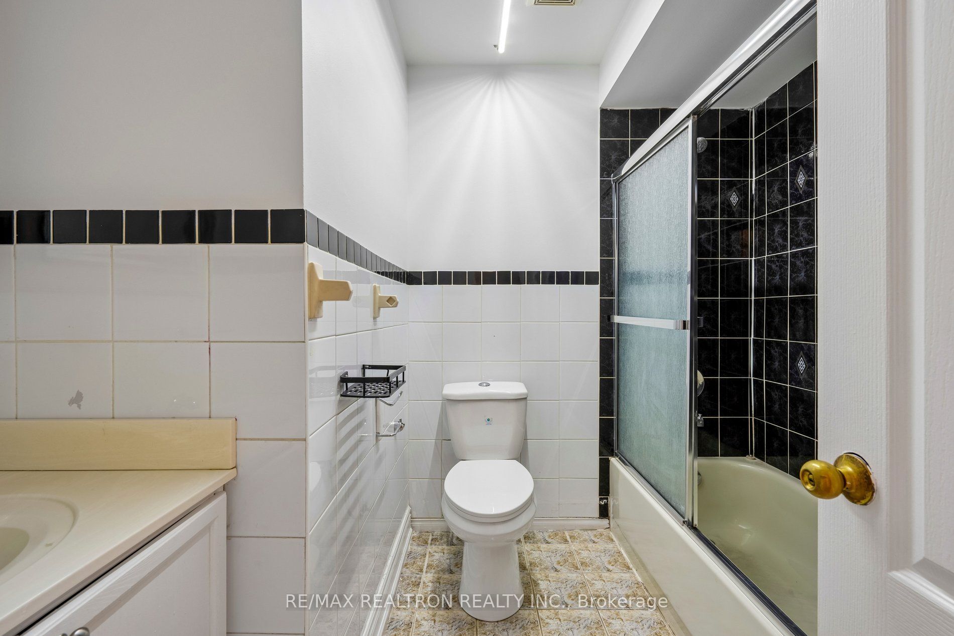 C13664152 Property Photo 23