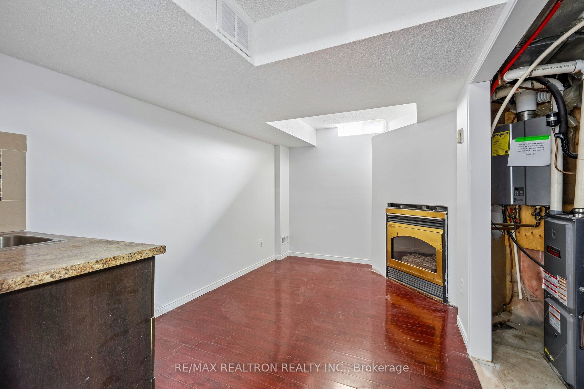 C13664152 Property Photo 25