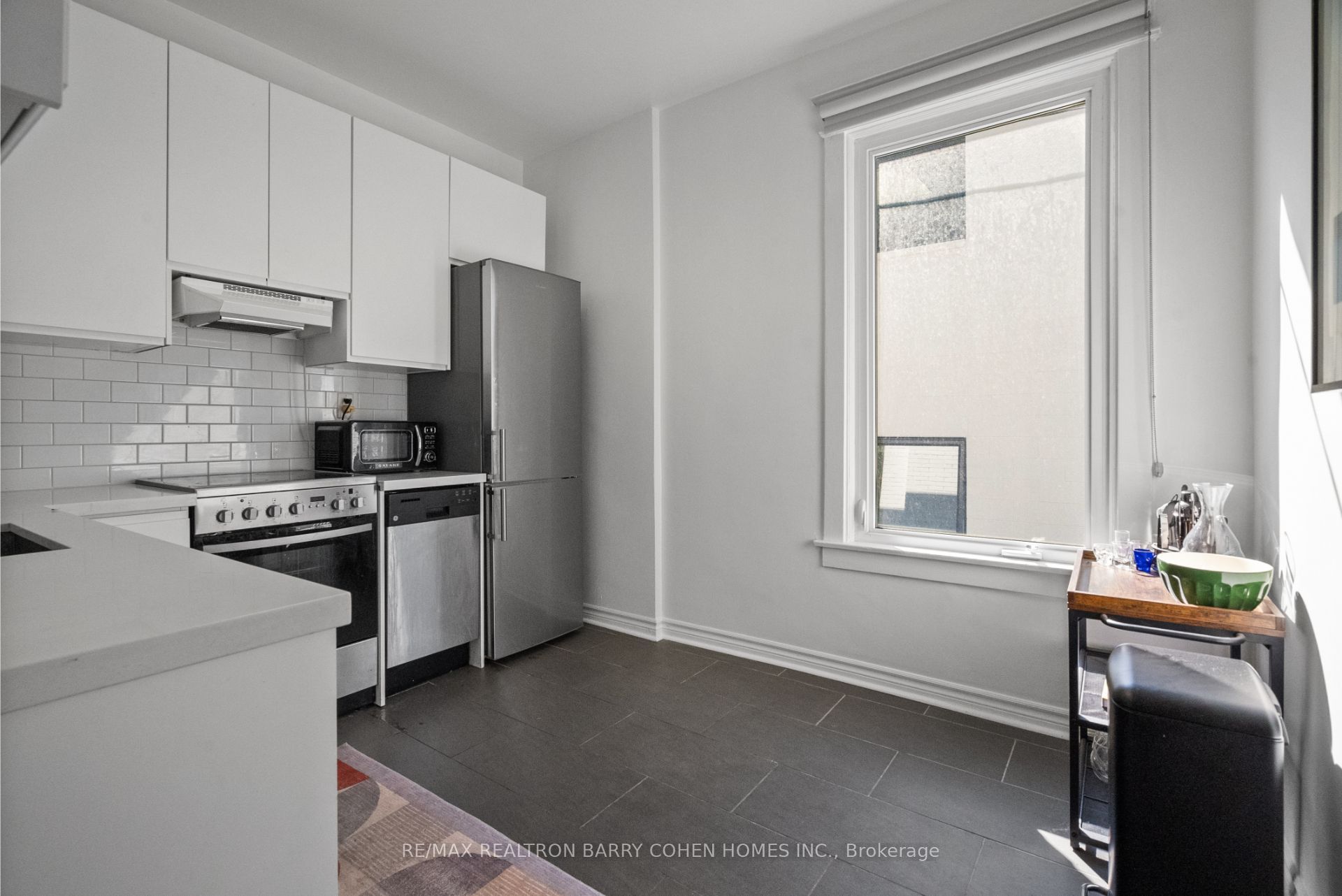 371 Howland Avenue Upper Property Photo 6