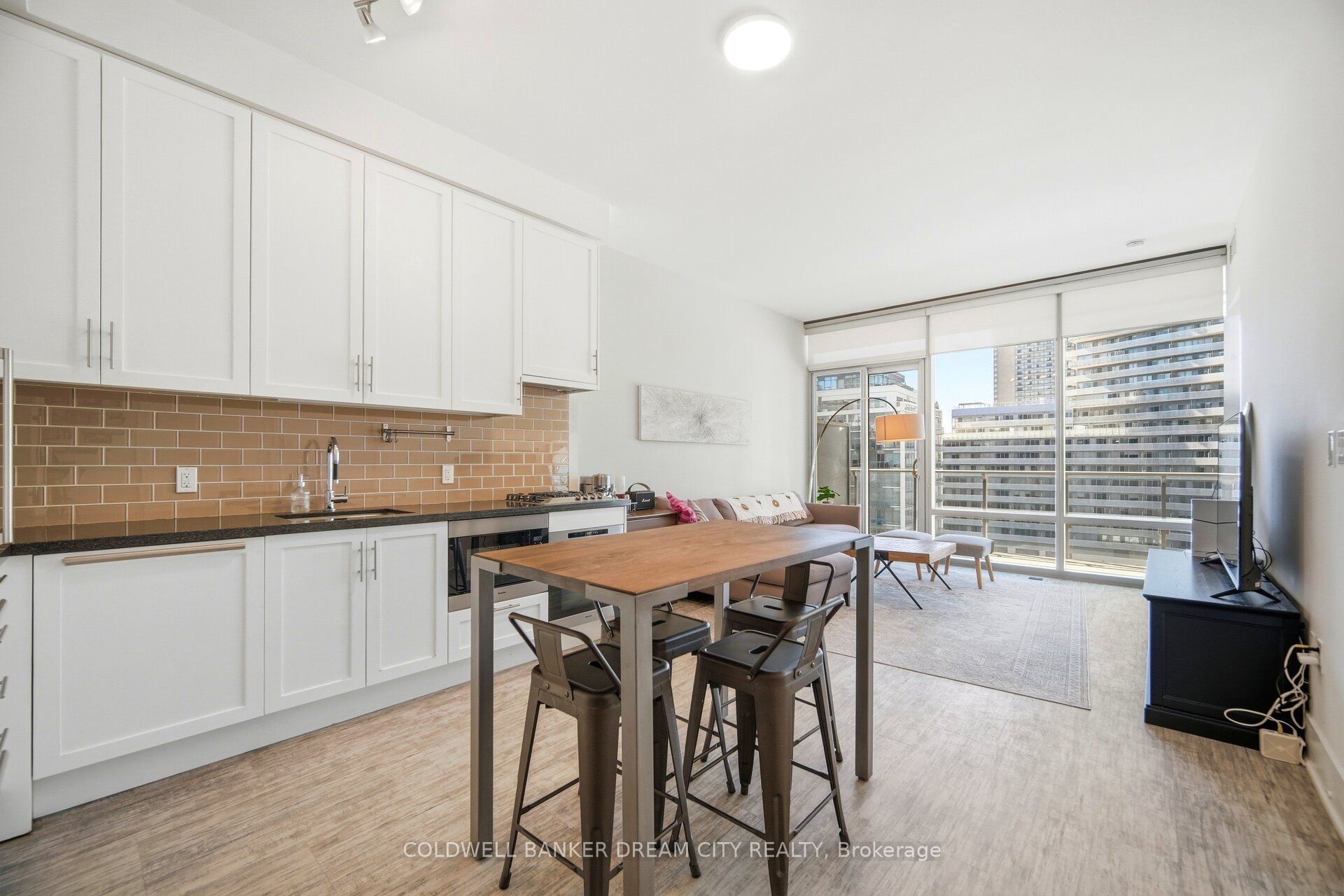 39 Queens Quay E 837 Property Photo 7