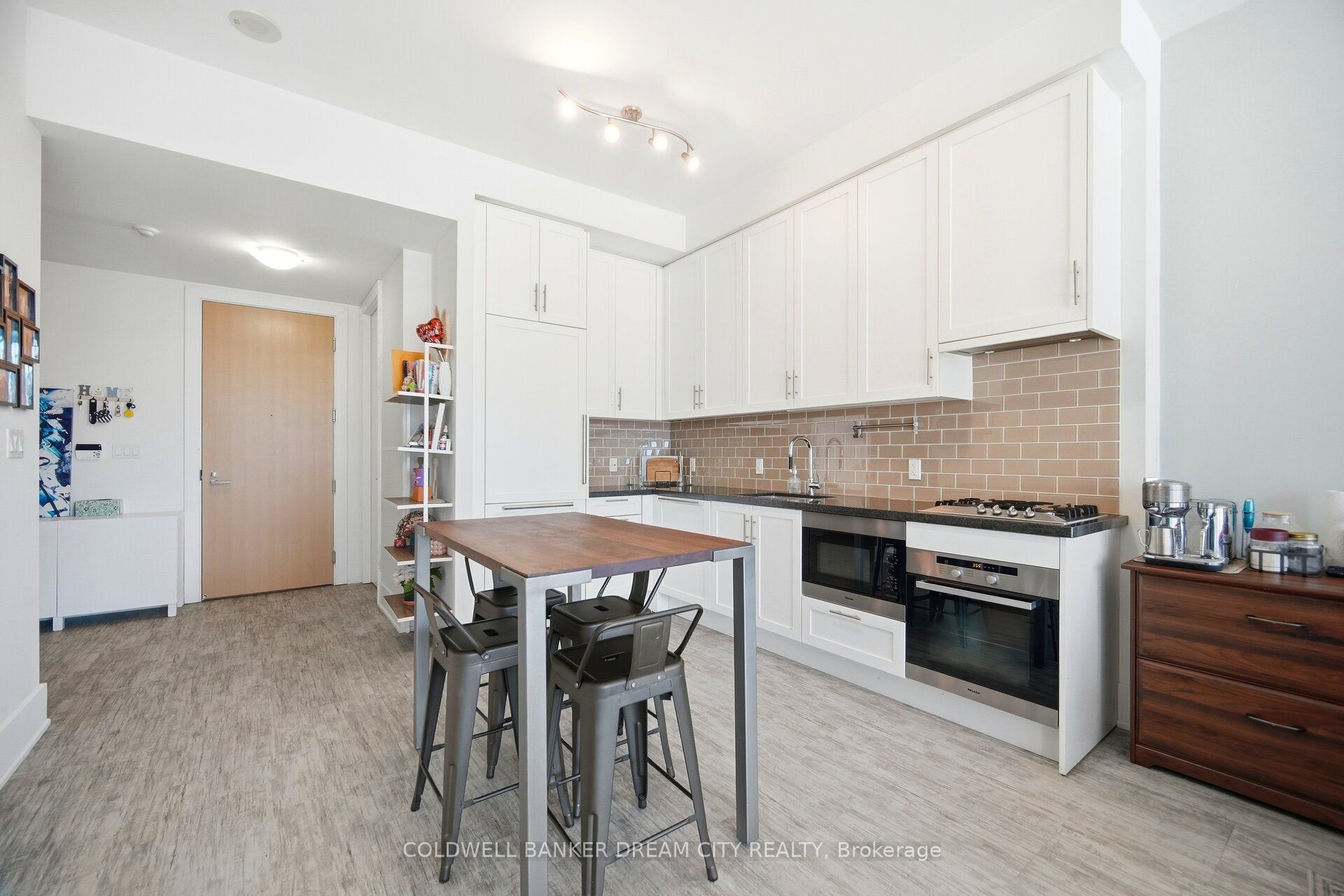 39 Queens Quay E 837 Property Photo 8
