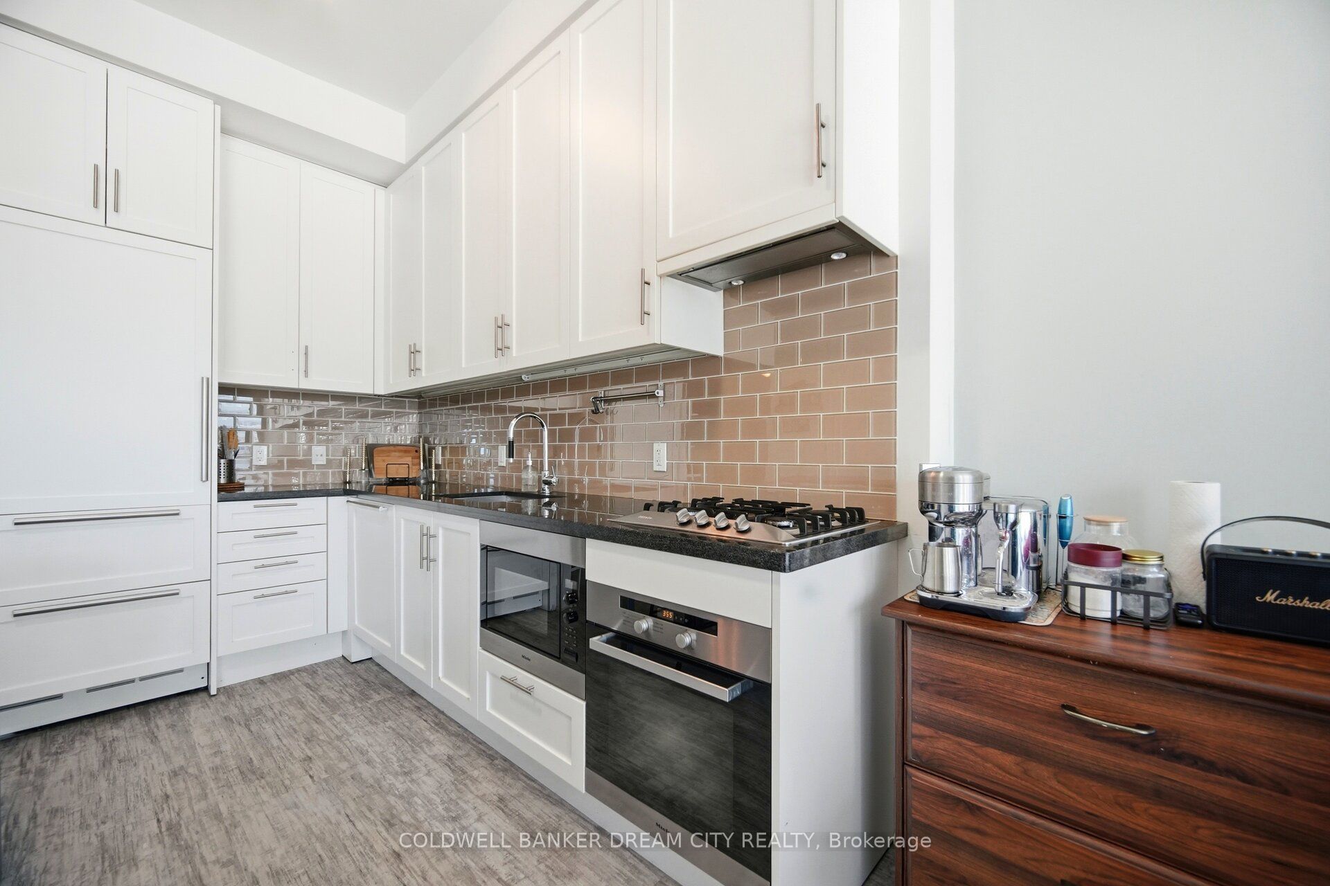 39 Queens Quay E 837 Property Photo 9