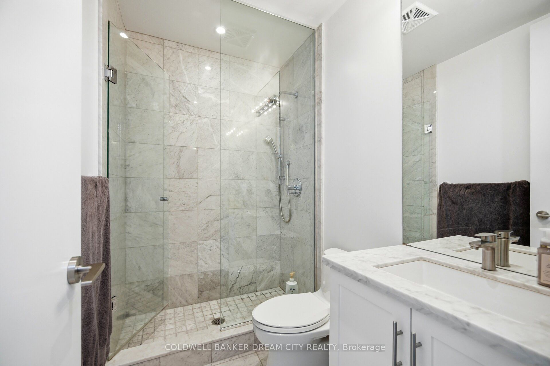 39 Queens Quay E 837 Property Photo 19