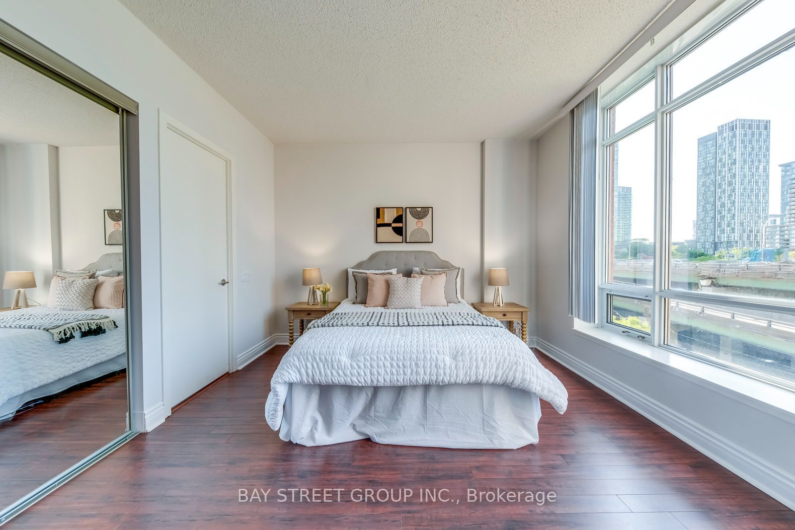 500 Queens Quay W 512e Property Photo 17