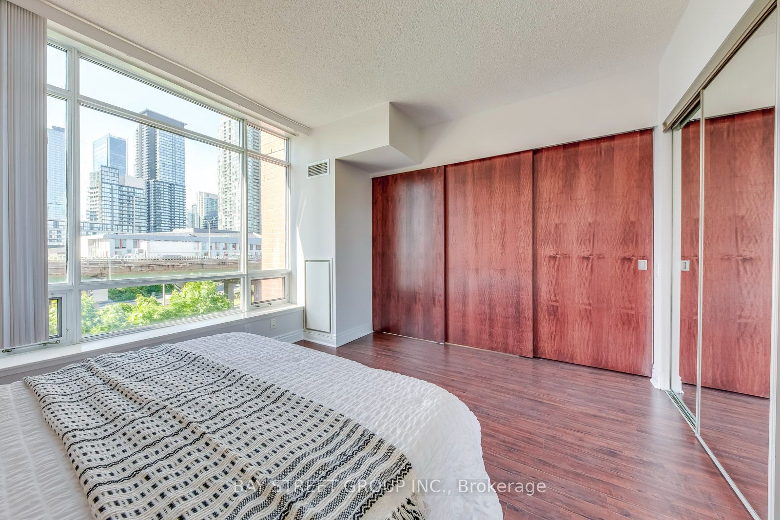 500 Queens Quay W 512e Property Photo 19