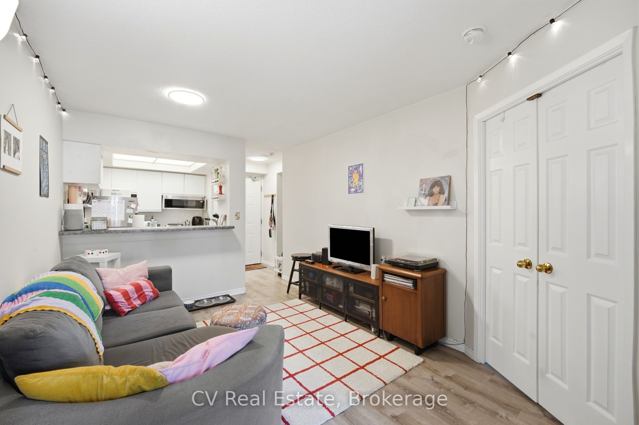 222 The Esplanade 506 Property Photo 2