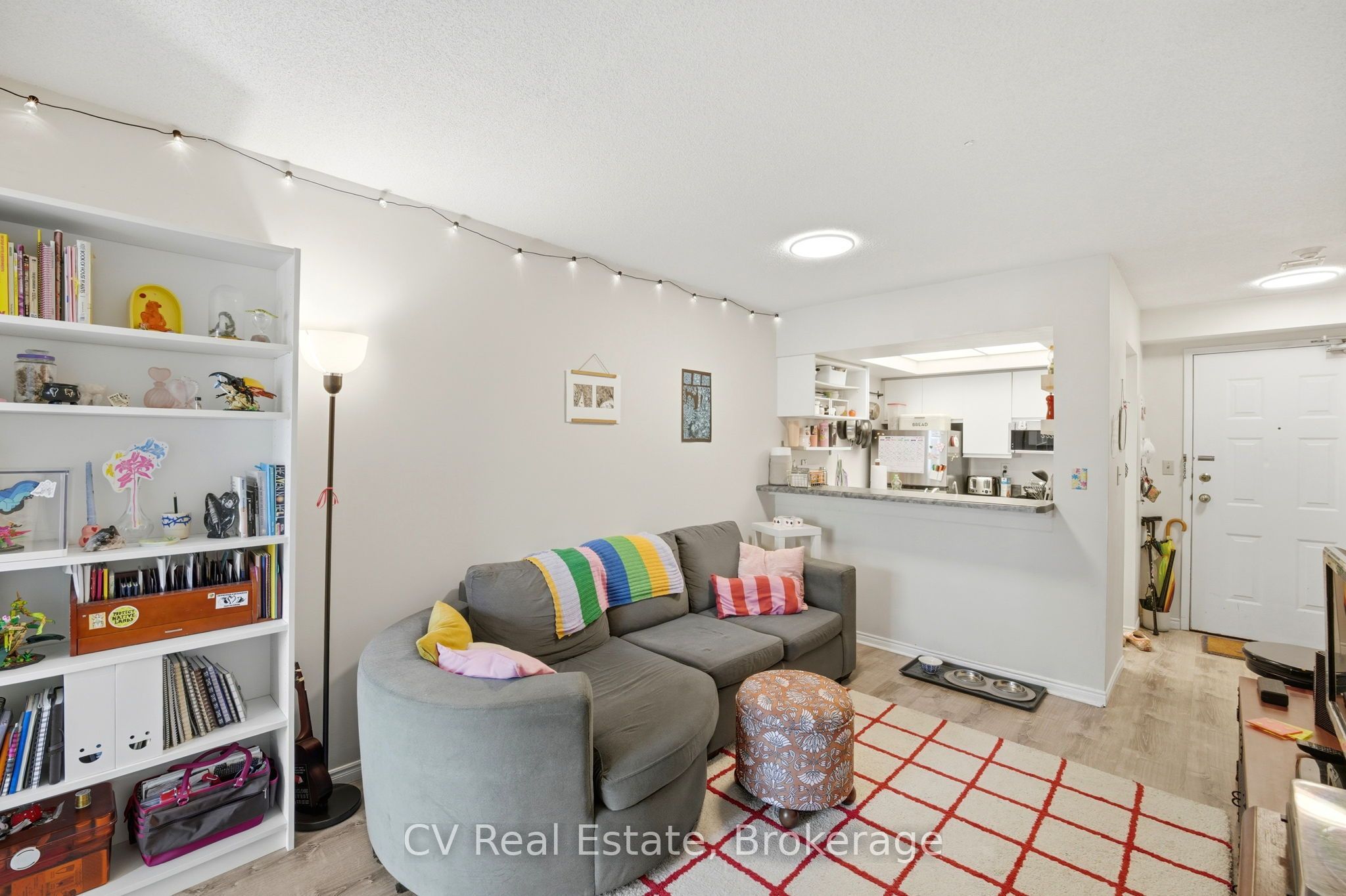 222 The Esplanade 506 Property Photo 4