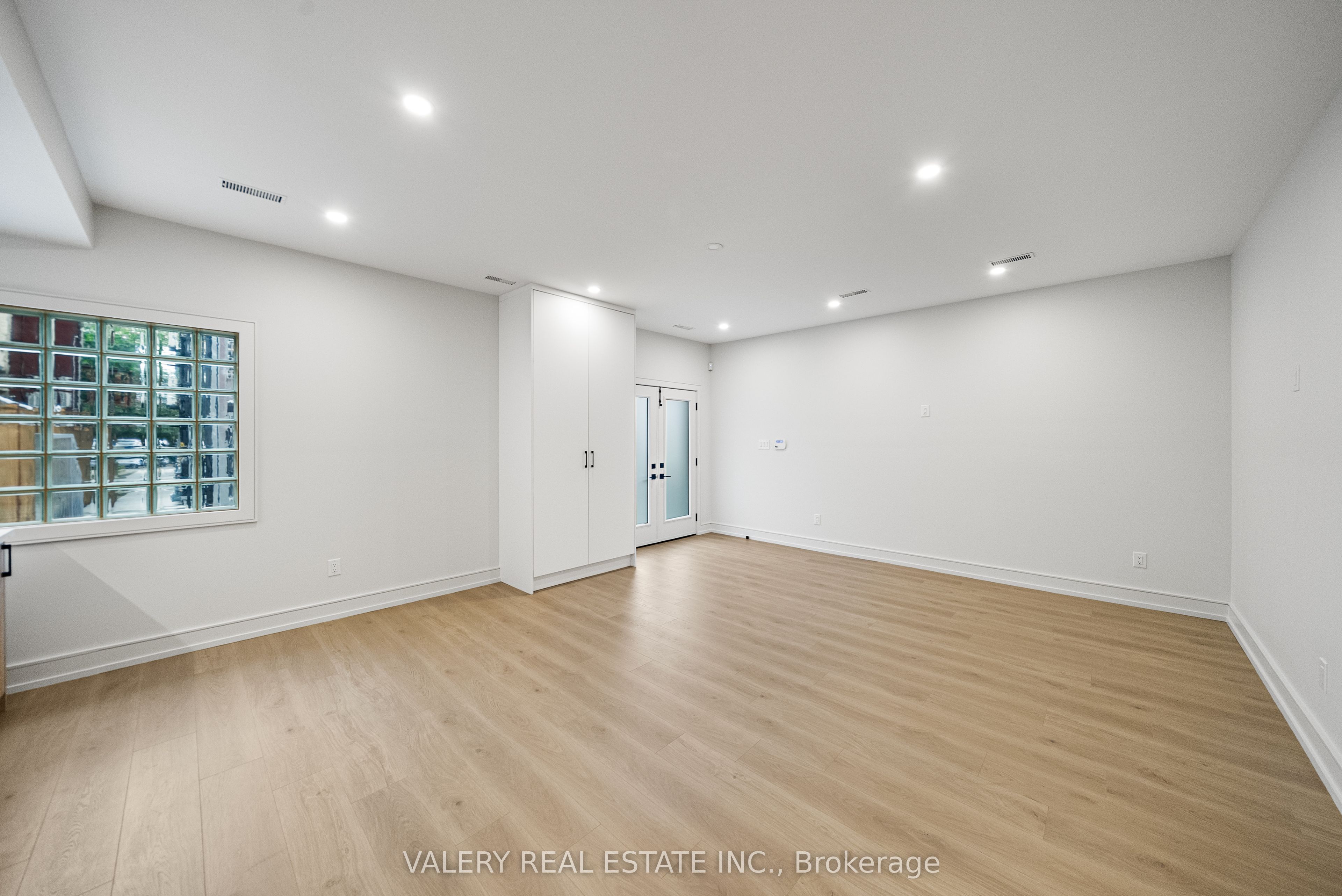 131 Dovercourt Road Laneway Main Property Photo 3