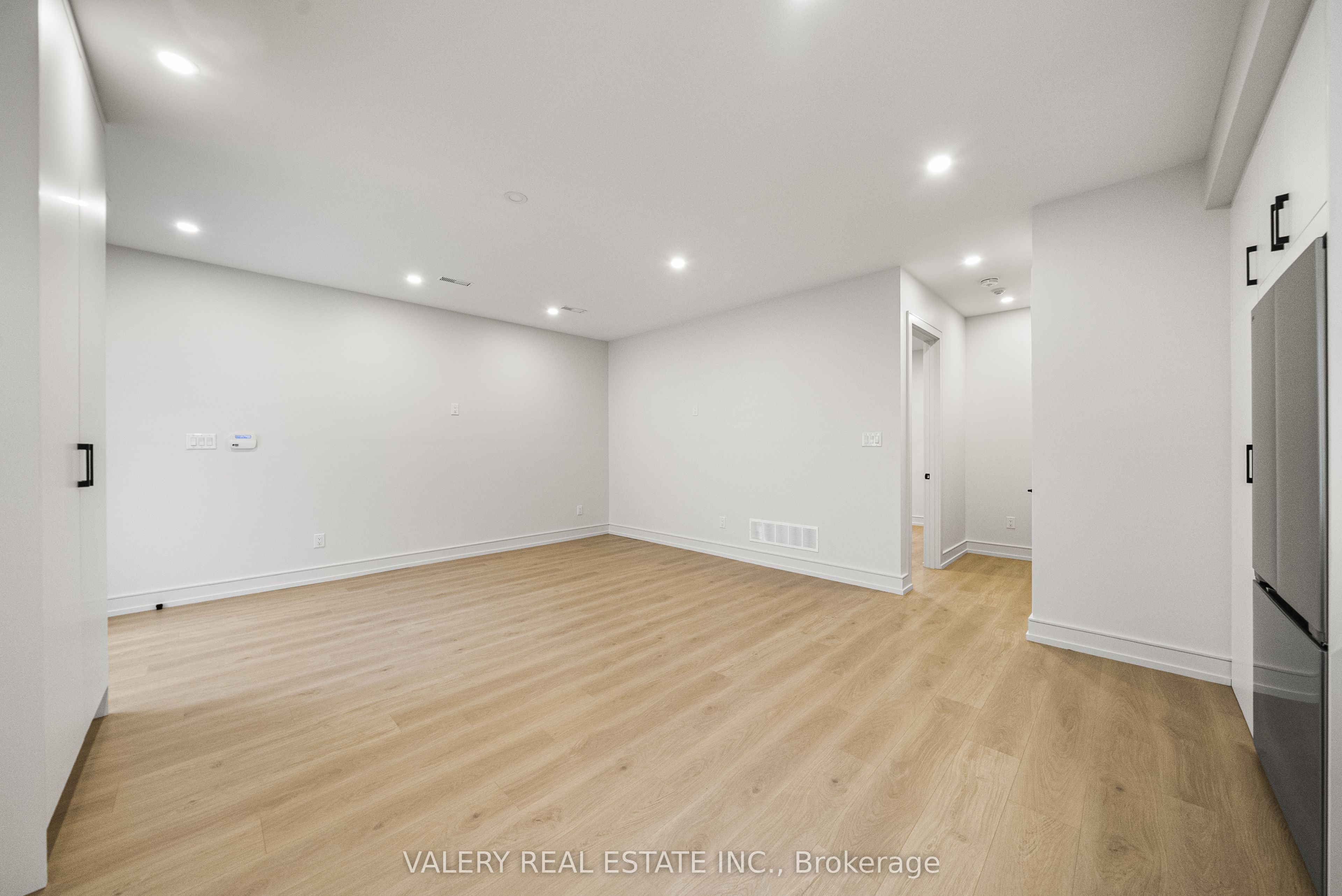 131 Dovercourt Road Laneway Main Property Photo 5