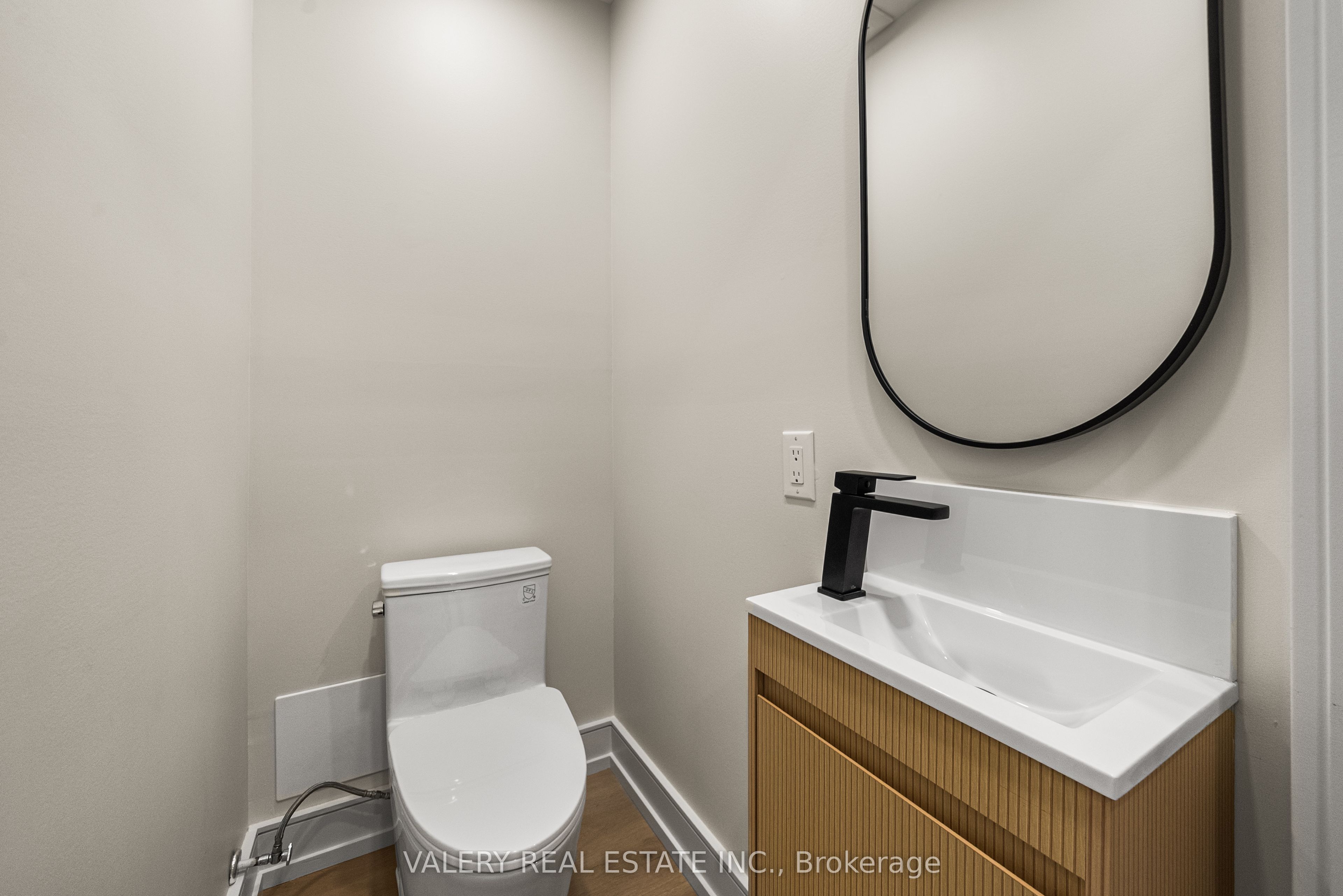 131 Dovercourt Road Laneway Main Property Photo 9