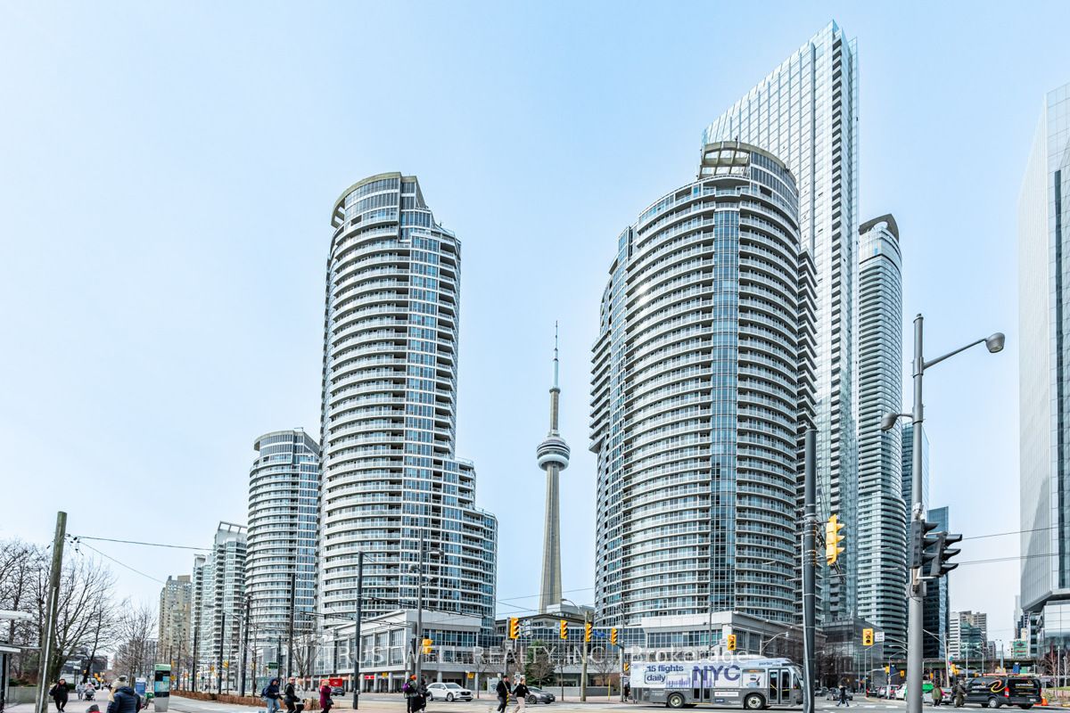 208 Queens Quay W 511 Property Photo 1