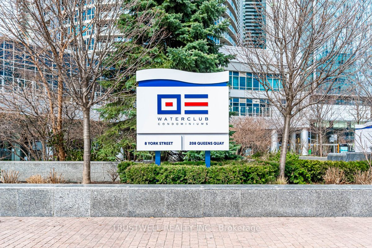 208 Queens Quay W 511 Property Photo 2