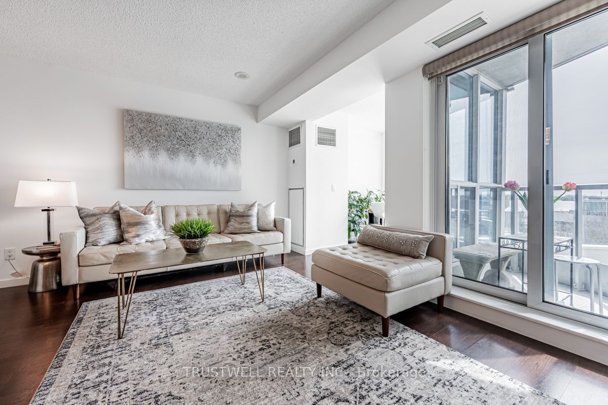 208 Queens Quay W 511 Property Photo 10
