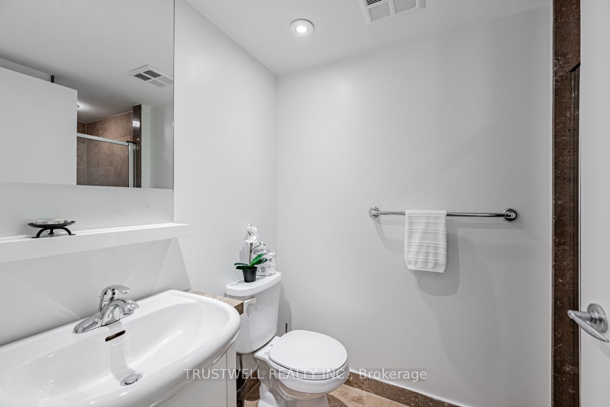 208 Queens Quay W 511 Property Photo 19