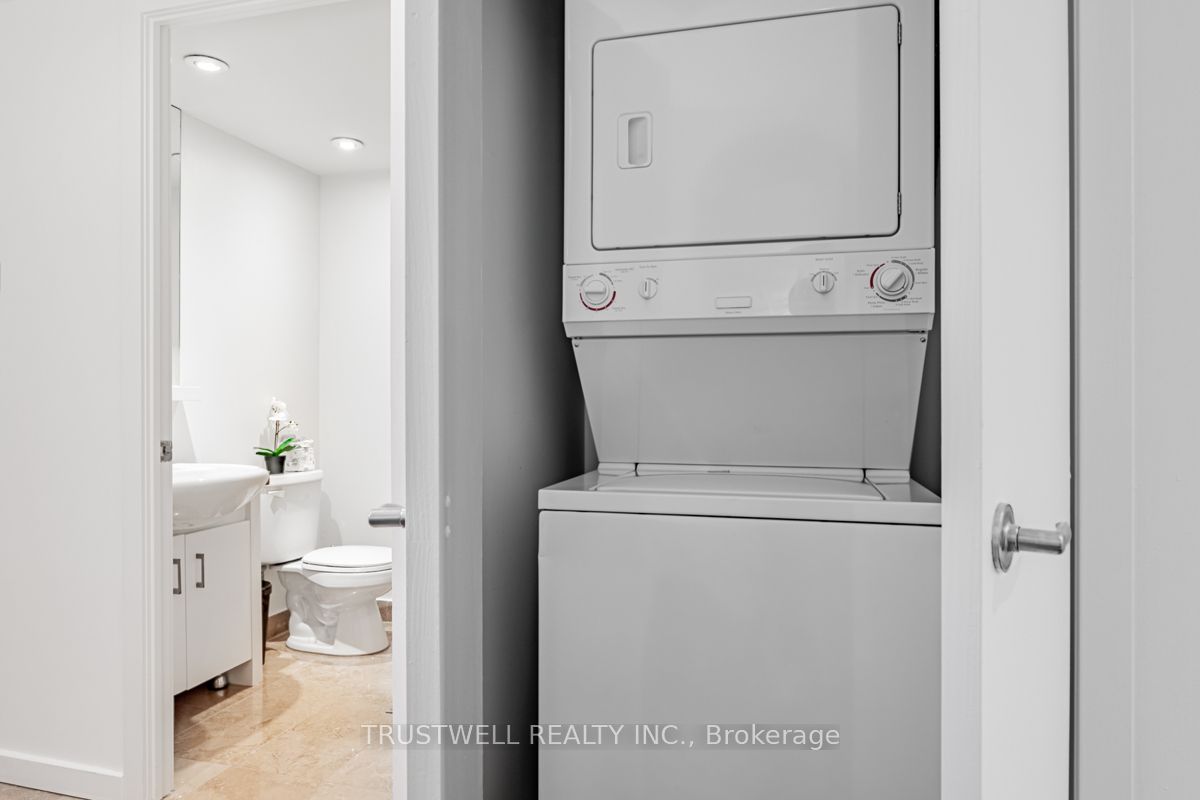 208 Queens Quay W 511 Property Photo 20