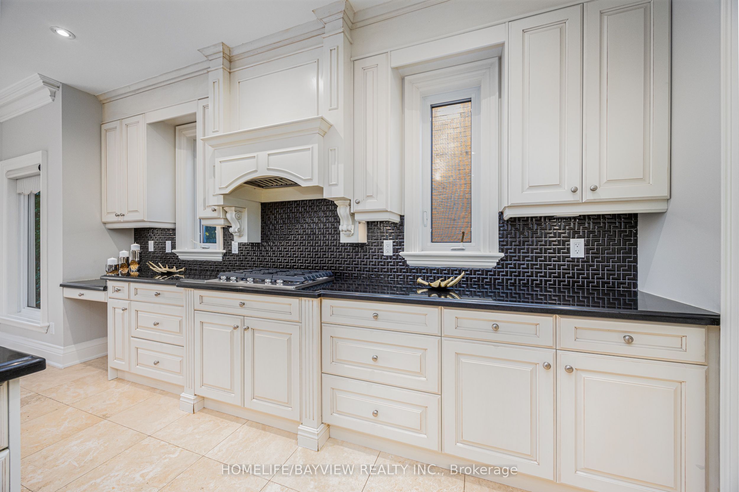 208 Holmes Avenue Property Photo 15