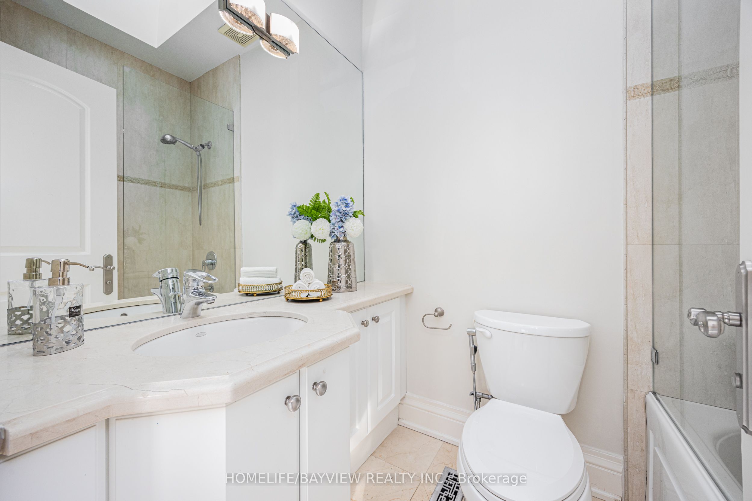 208 Holmes Avenue Property Photo 23