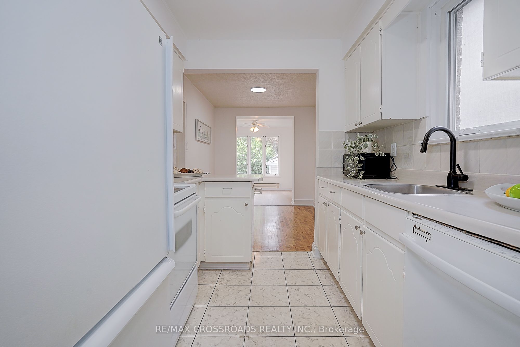 128 Leacrest Road Property Photo 6