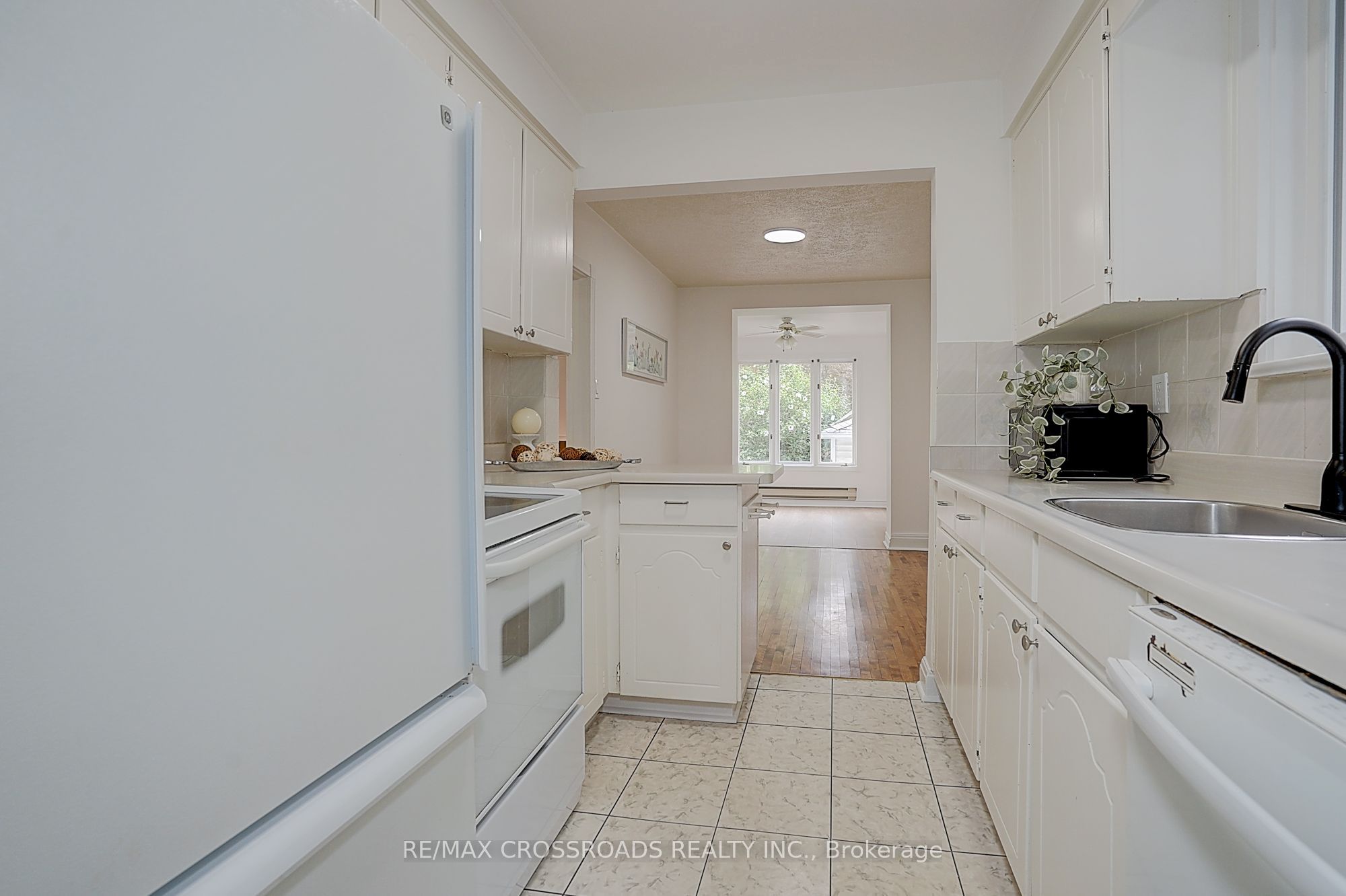 128 Leacrest Road Property Photo 8