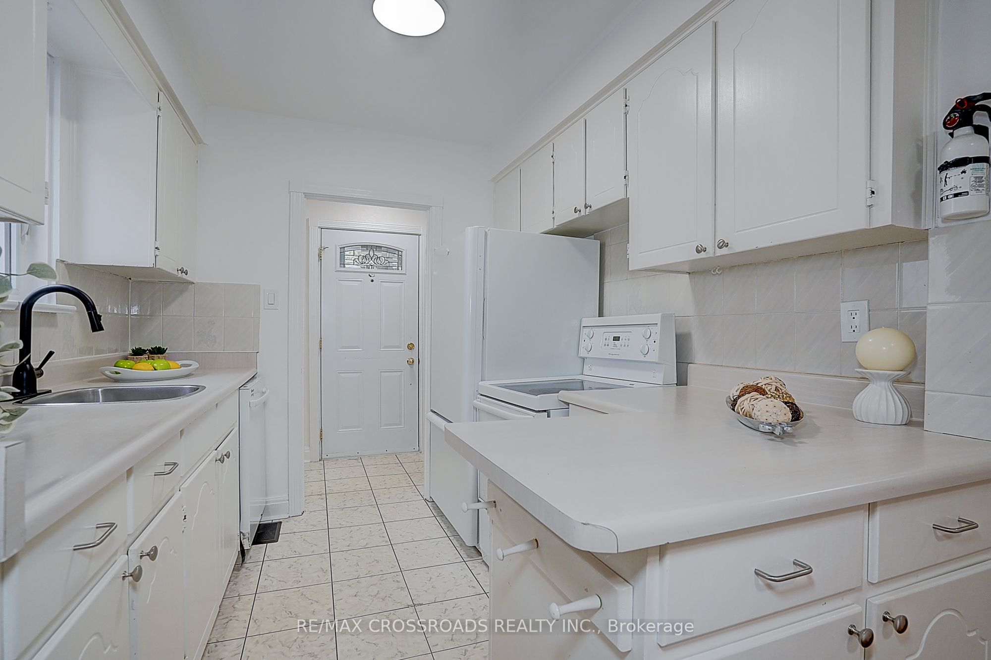 128 Leacrest Road Property Photo 9