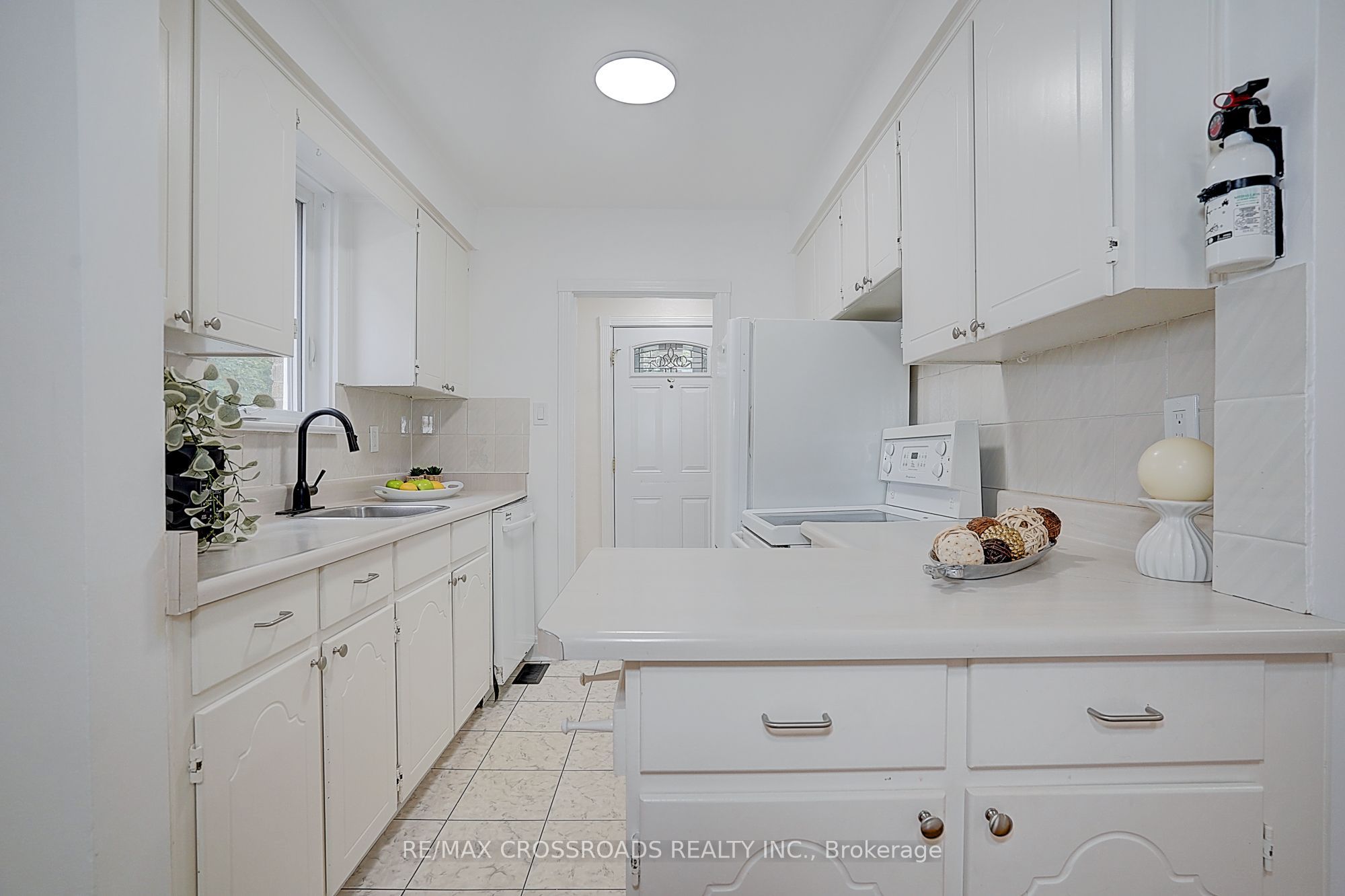 128 Leacrest Road Property Photo 10