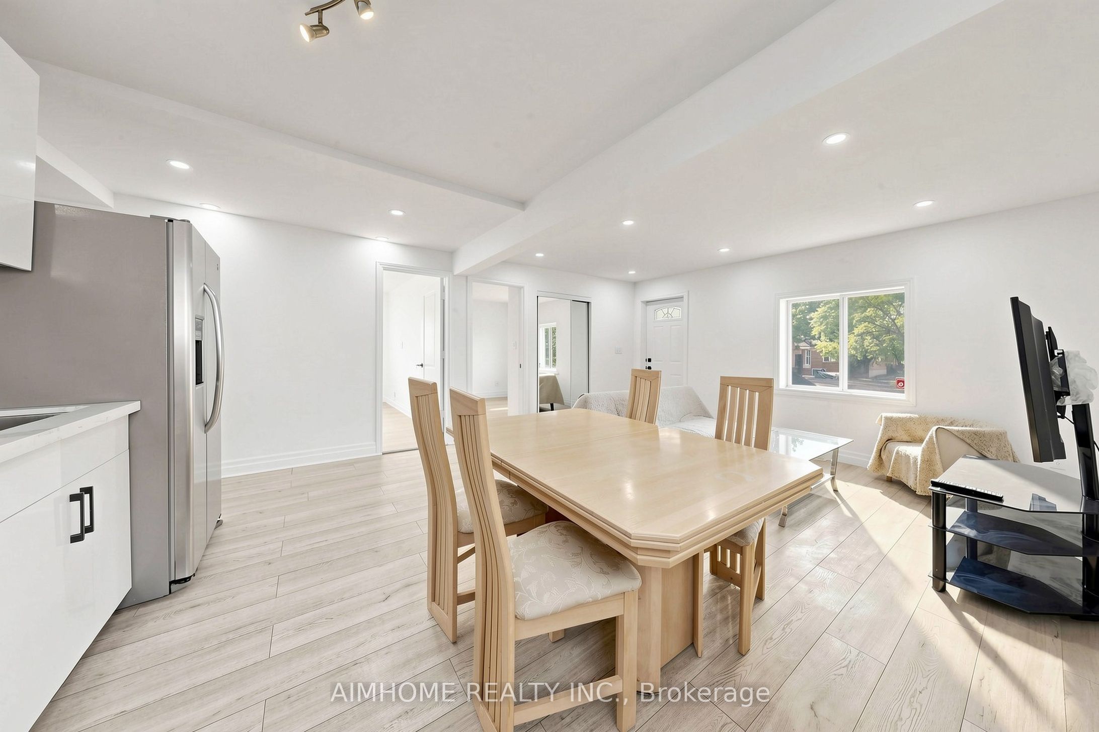 95 Steeles Avenue E Property Photo 13