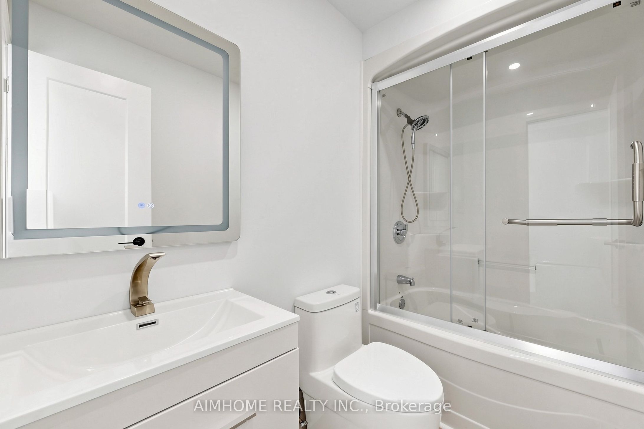 95 Steeles Avenue E Property Photo 19
