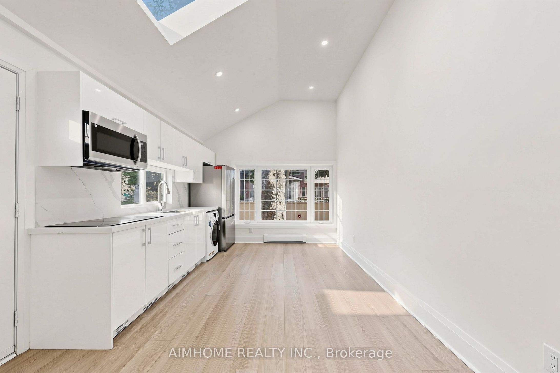 95 Steeles Avenue E Property Photo 21