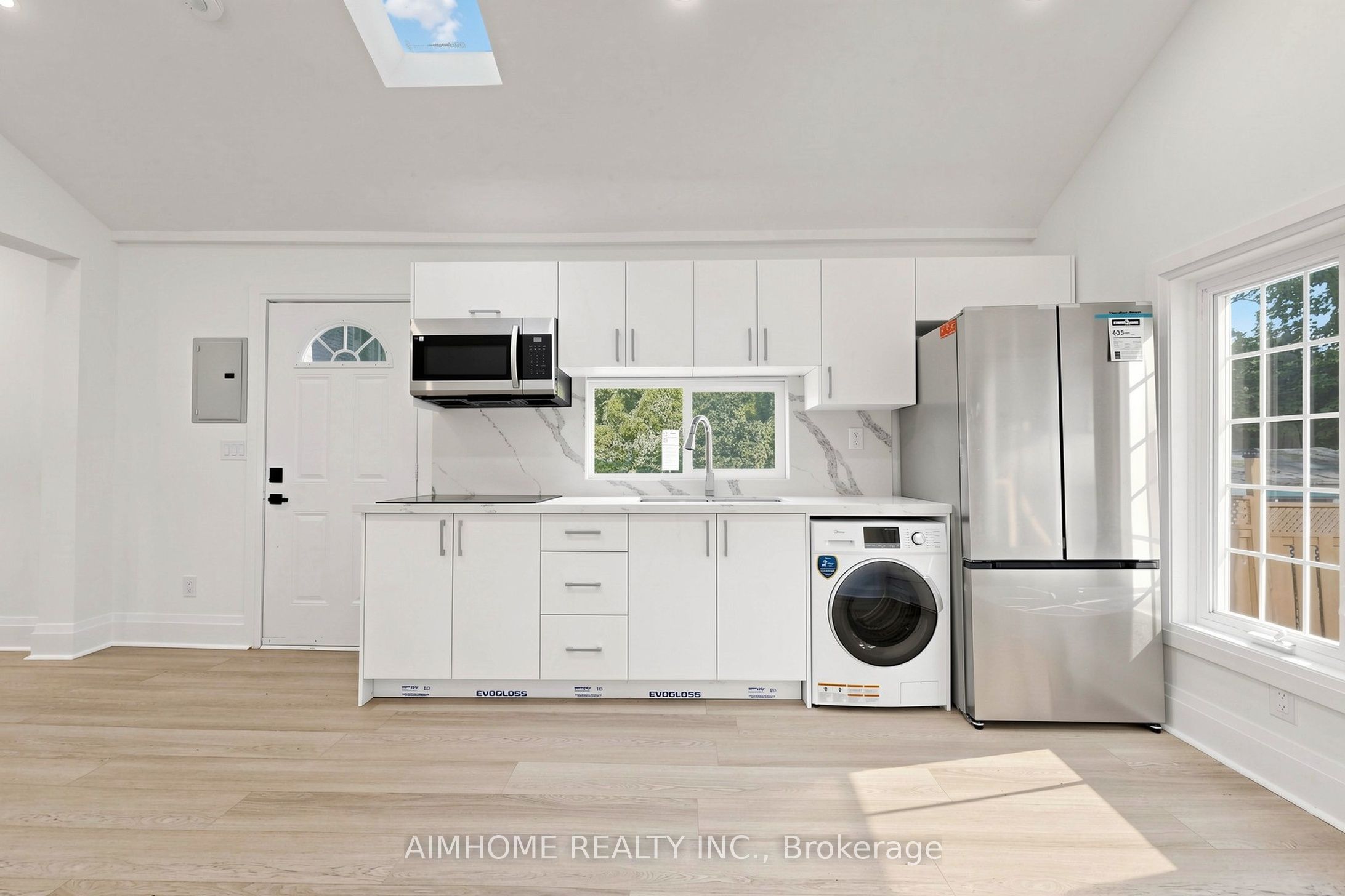 95 Steeles Avenue E Property Photo 23