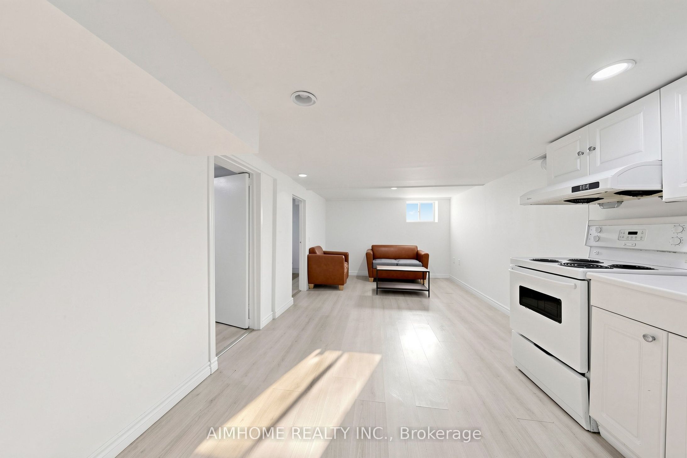 95 Steeles Avenue E Property Photo 29