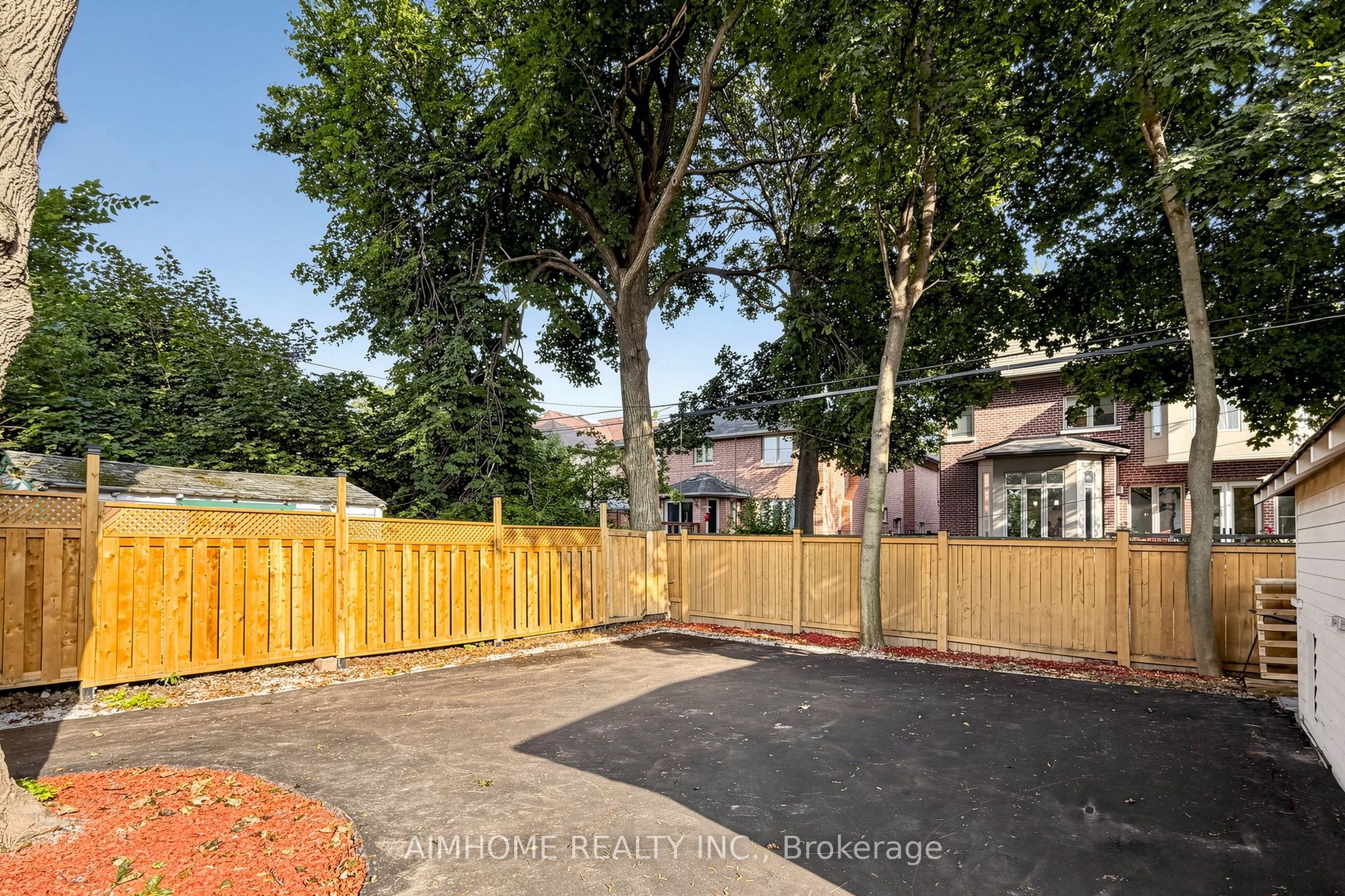 95 Steeles Avenue E Property Photo 37