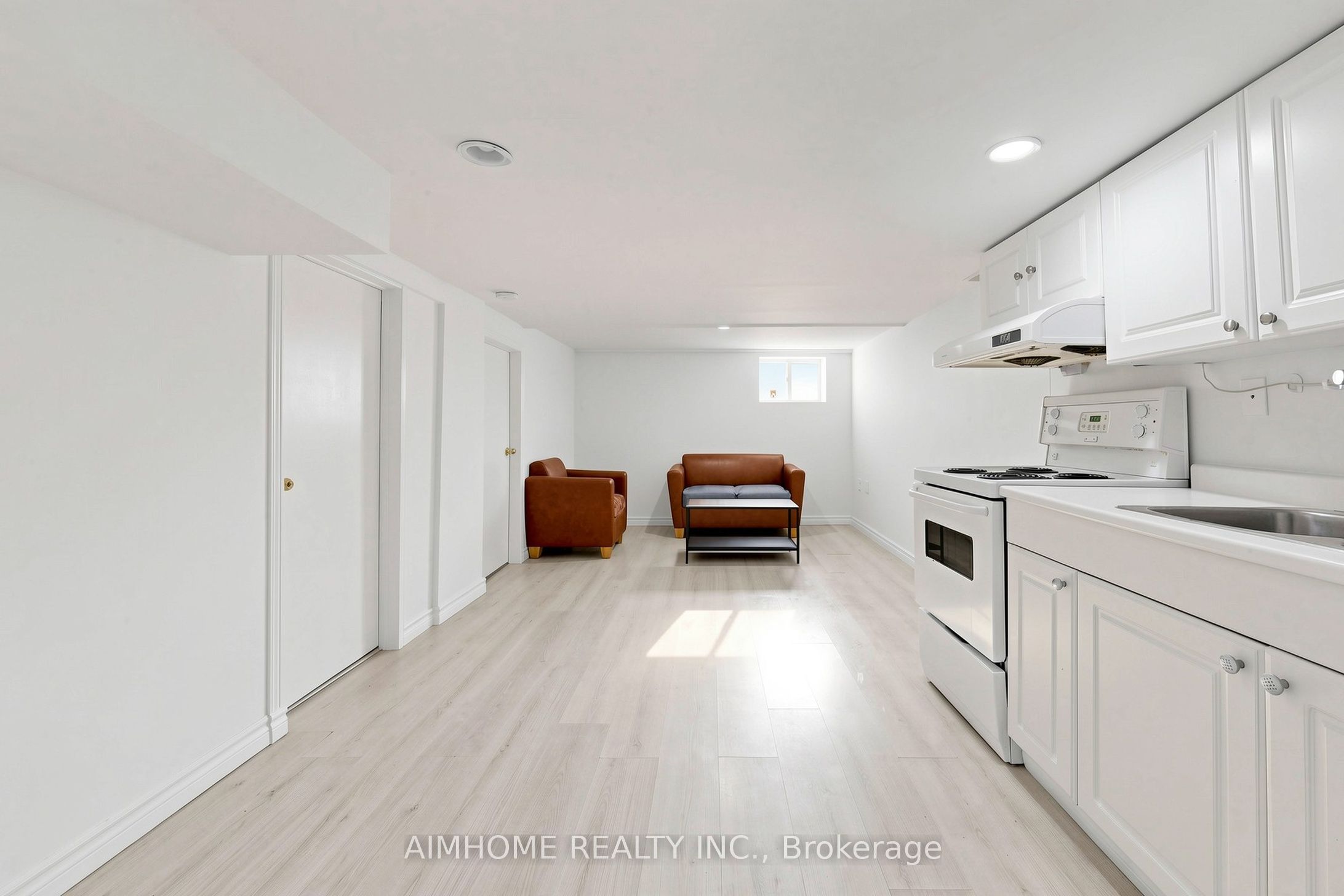 95 Steeles Avenue E Property Photo 43