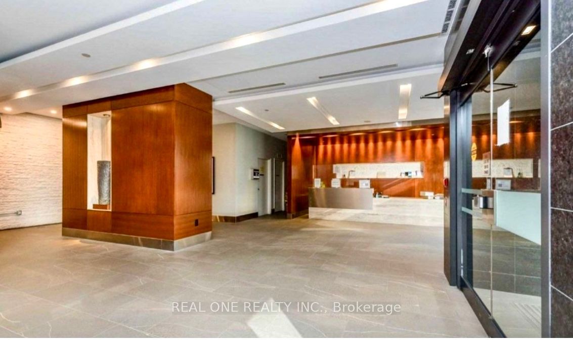 8 Telegram Mews 627 Property Photo 3