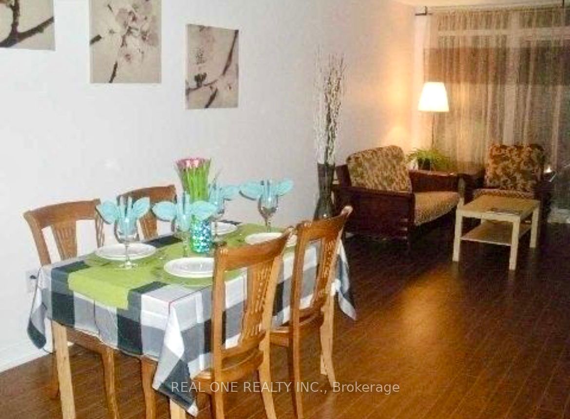 8 Telegram Mews 627 Property Photo 5