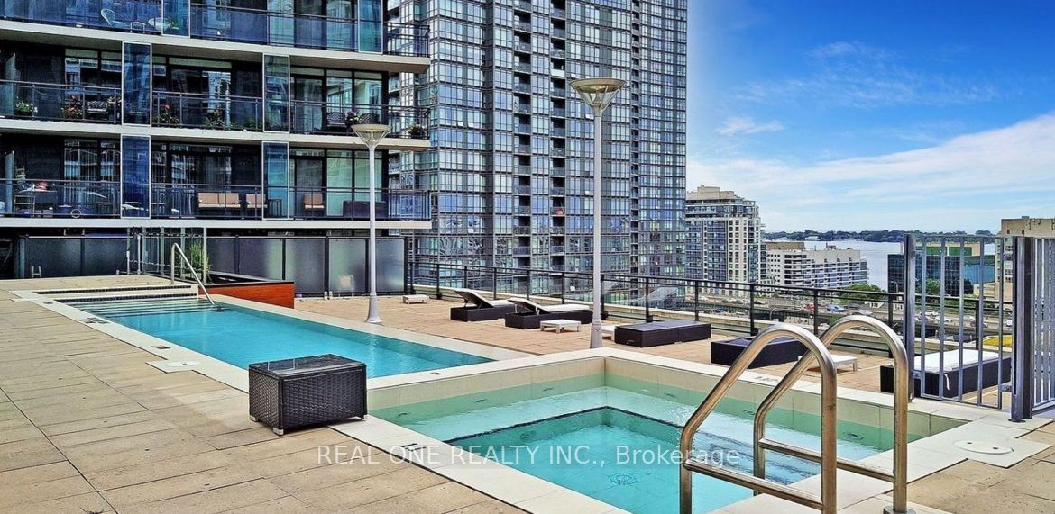 8 Telegram Mews 627 Property Photo 15