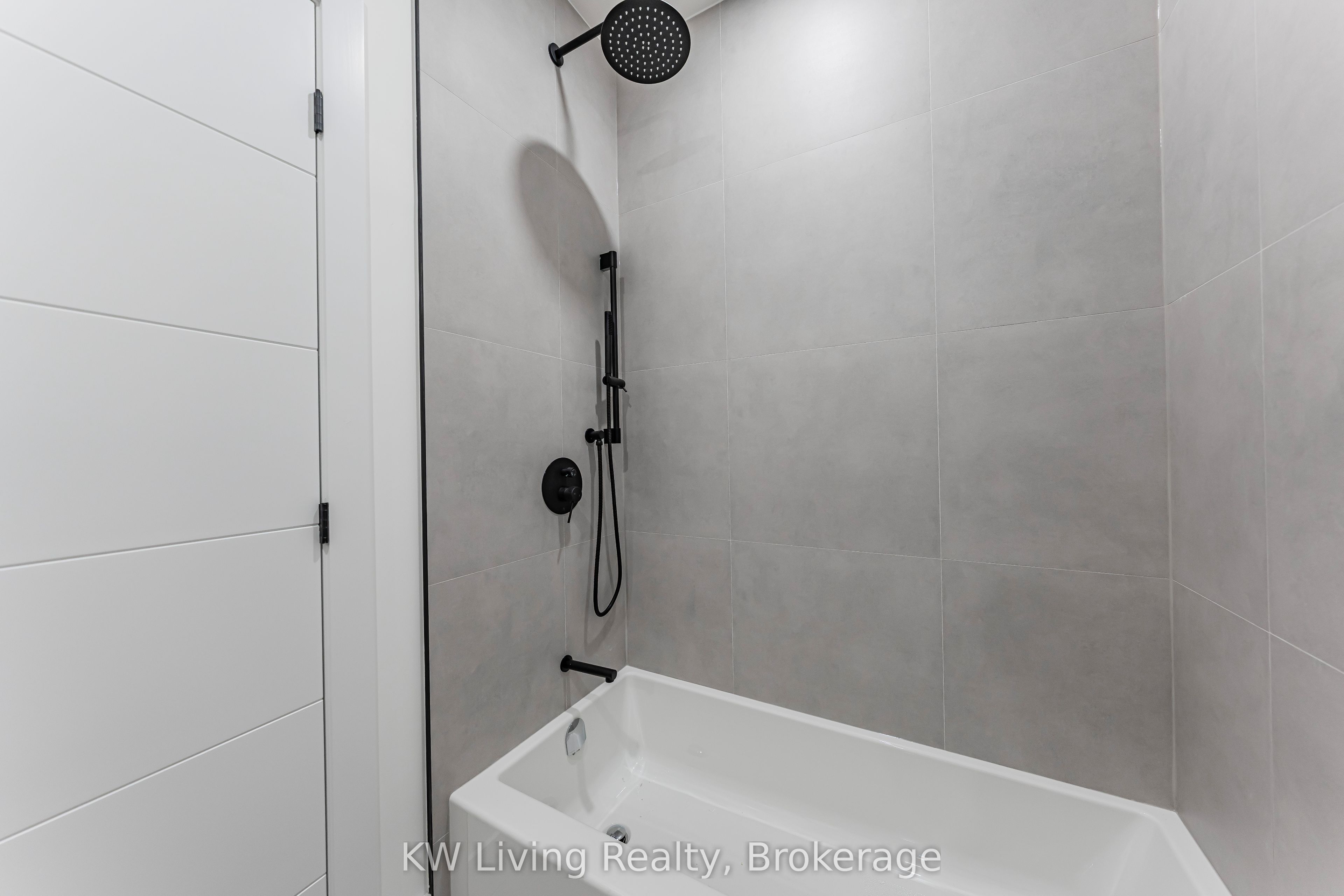 712 Eglinton Avenue E Property Photo 34