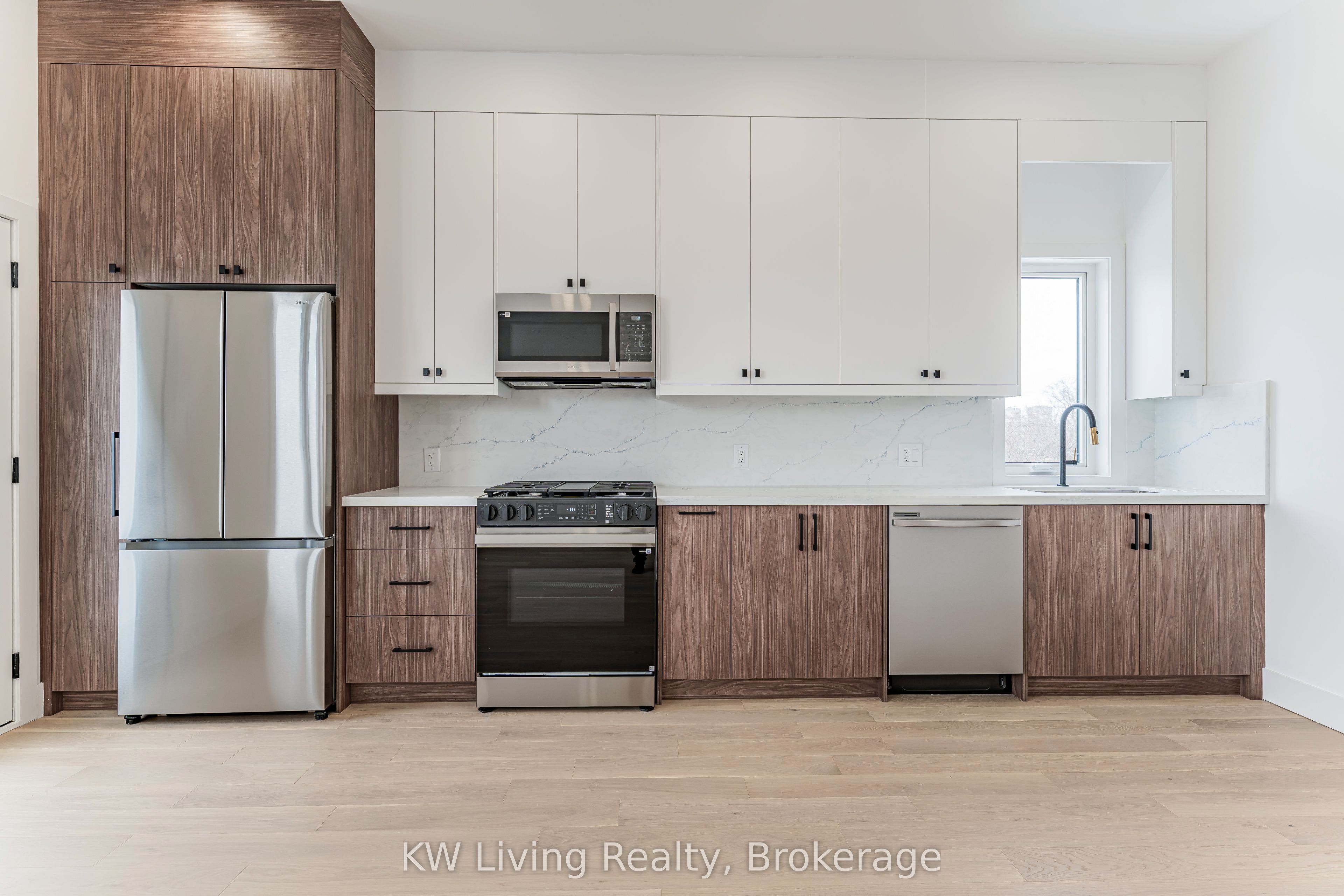 712 Eglinton Avenue E Property Photo 37