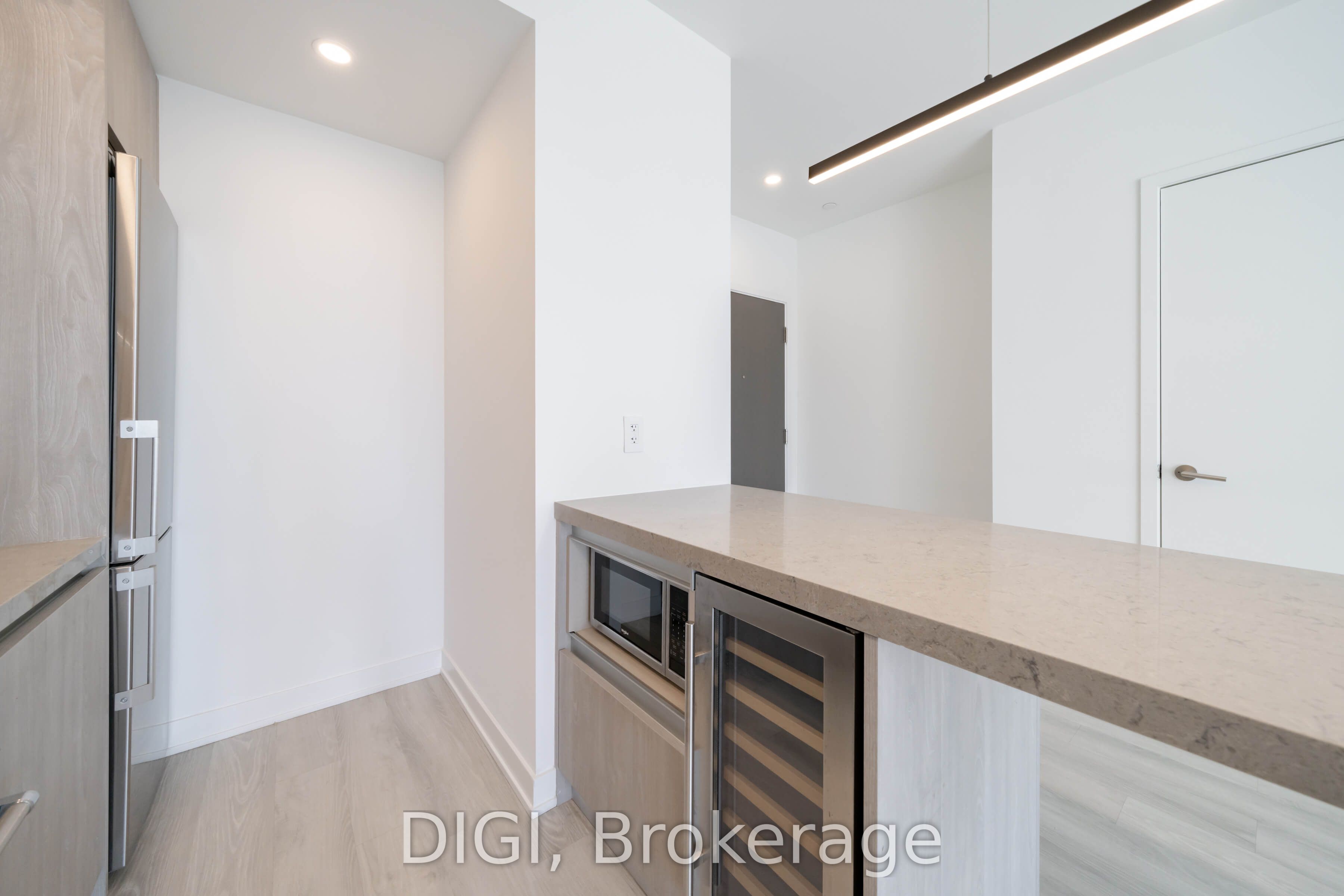 57 Spadina Avenue 2004 Property Photo 10
