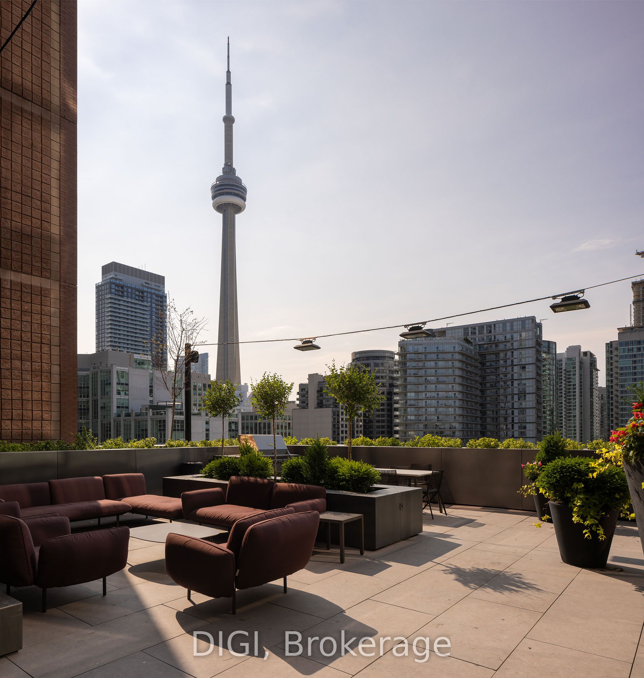 57 Spadina Avenue 2004 Property Photo 25